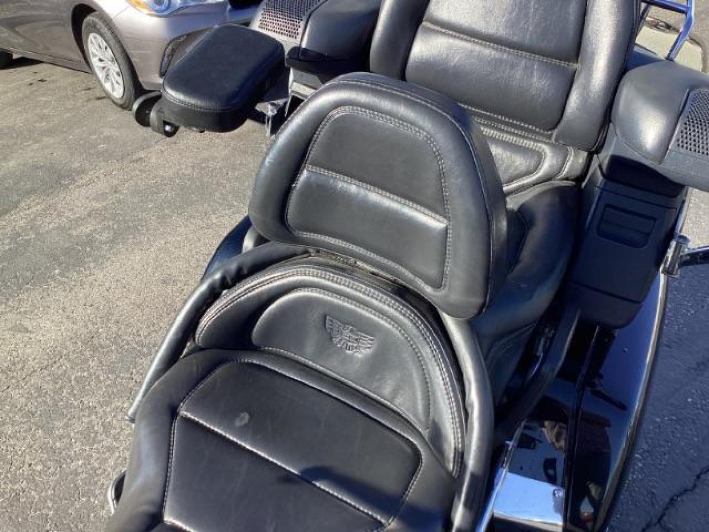 1991 BLACK Honda GL1500A - (1HFSC2206MA) with an 1520CC engine, located at 1235 N Woodruff Ave., Idaho Falls, 83401, (208) 523-1053, 43.507172, -112.000488 - The 1991 Honda GL1500A, also known as the Honda Gold Wing Aspencade, is a touring motorcycle that was known for its comfort, performance, and array of features. Here are some of the notable features of the 1991 GL1500A: Engine: The GL1500A is powered by a liquid-cooled, horizontally opposed six-cyl - Photo#14