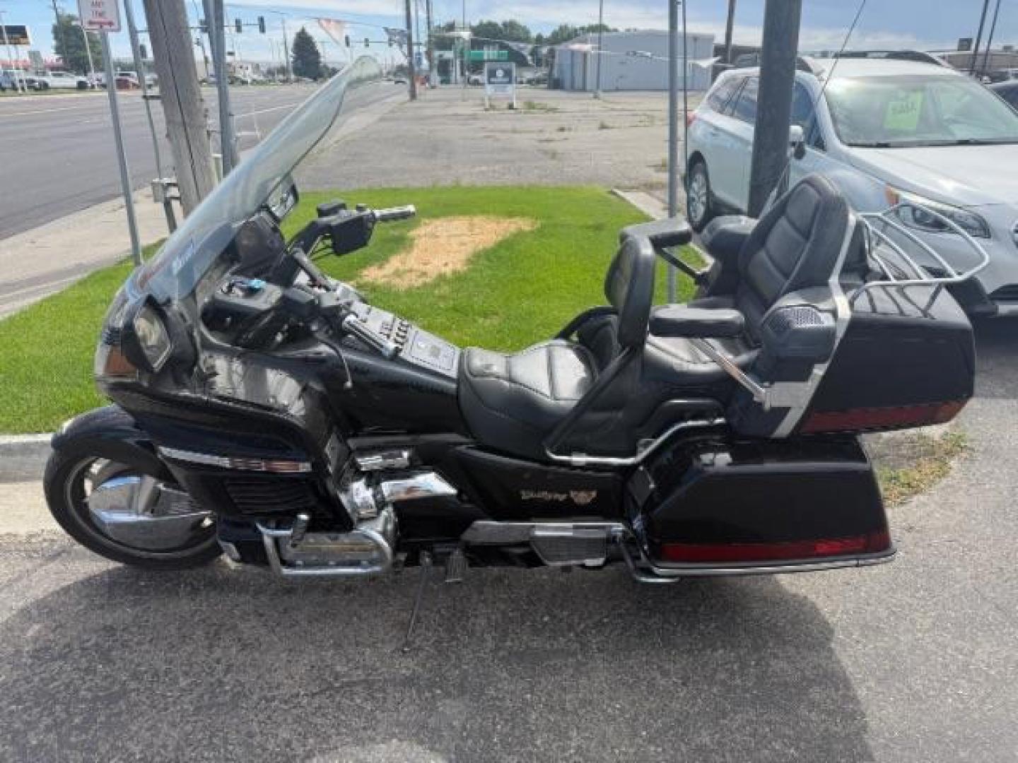 1991 BLACK /NA Honda GL1500A (1HFSC2206MA) with an 1520CC engine, Automatic transmission, located at 1175 N Woodruff Ave, Idaho Falls, ID, 83401, 43.506901, -111.999657 - At Timberline Auto, finding a great deal on your next vehicle is always easy! Our experienced sales staff's goal is to help find you the right vehicle at the right price! Our knowledgeable finance department has options for almost any credit score. We offer extended service contract options to prote - Photo#1