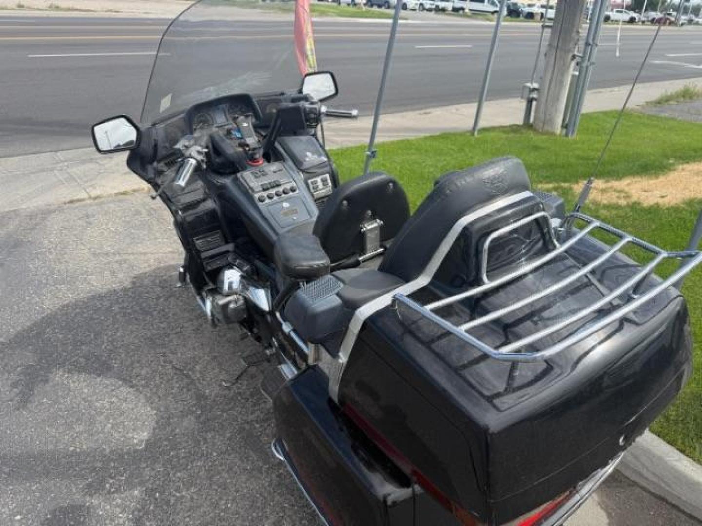 1991 BLACK /NA Honda GL1500A (1HFSC2206MA) with an 1520CC engine, Automatic transmission, located at 1175 N Woodruff Ave, Idaho Falls, ID, 83401, 43.506901, -111.999657 - At Timberline Auto, finding a great deal on your next vehicle is always easy! Our experienced sales staff's goal is to help find you the right vehicle at the right price! Our knowledgeable finance department has options for almost any credit score. We offer extended service contract options to prote - Photo#2