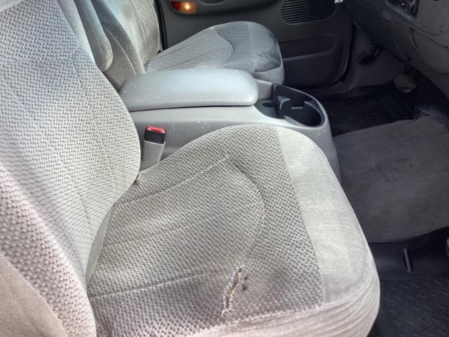 2001 WHITE /Medium Graphite Cloth Ford F-150 XLT SuperCrew 4WD (1FTRW08L51K) with an 5.4L V8 SOHC 16V engine, 4-Speed Automatic transmission, located at 1235 N Woodruff Ave., Idaho Falls, 83401, (208) 523-1053, 43.507172, -112.000488 - Photo#19