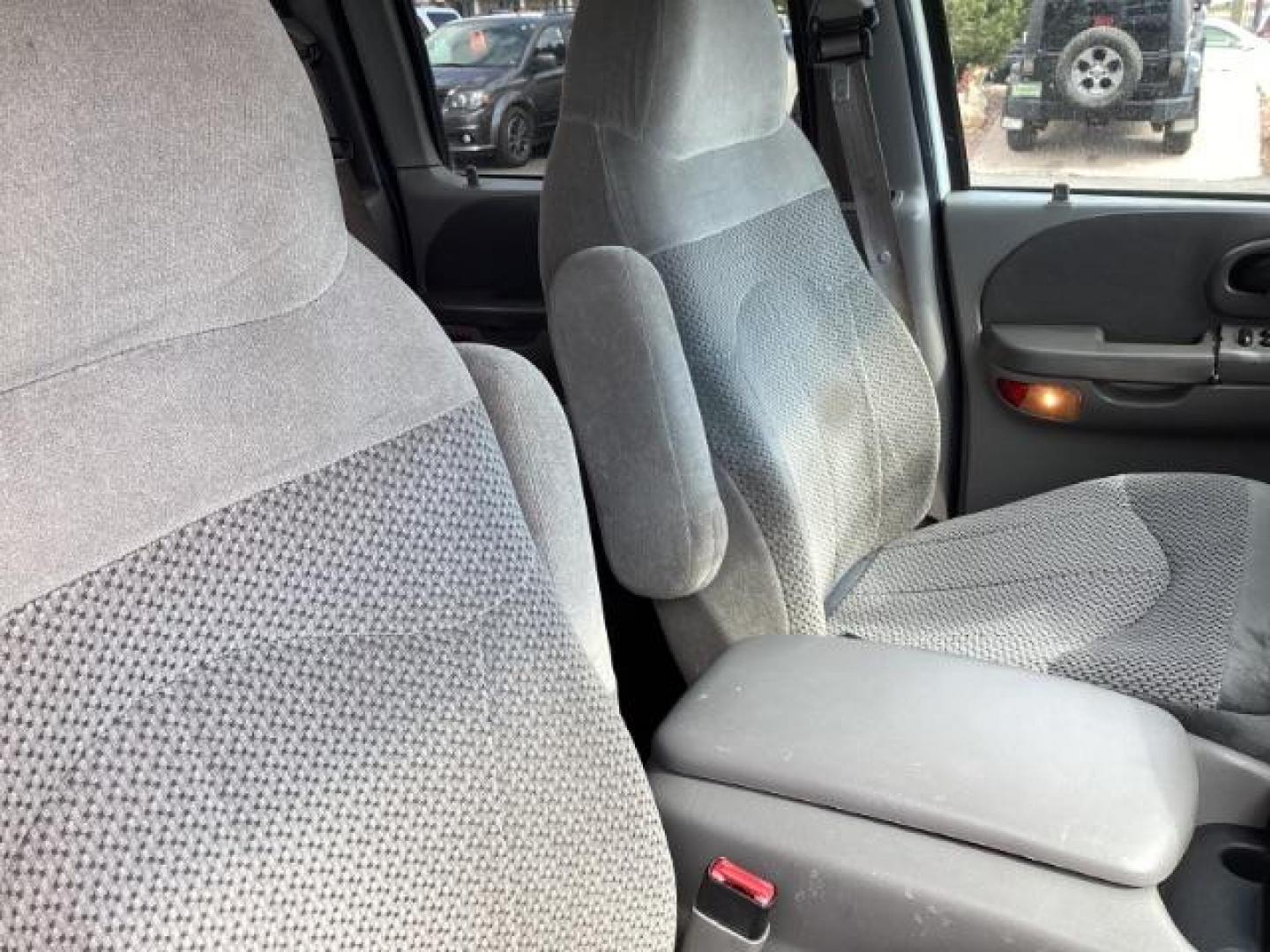 2001 WHITE /Medium Graphite Cloth Ford F-150 XLT SuperCrew 4WD (1FTRW08L51K) with an 5.4L V8 SOHC 16V engine, 4-Speed Automatic transmission, located at 1235 N Woodruff Ave., Idaho Falls, 83401, (208) 523-1053, 43.507172, -112.000488 - Photo#20