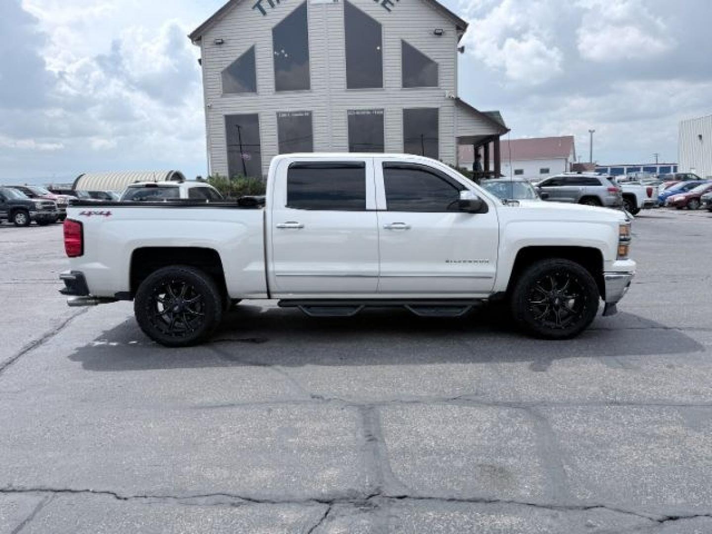 2014 WHITE /LEATHER Chevrolet Silverado 1500 (3GCUKSEC2EG) with an 53L V8 VORTEC engine, Automatic transmission, located at 1175 N Woodruff Ave, Idaho Falls, ID, 83401, 43.506901, -111.999657 - Strong V8 performance and full size truck utility come together in this 2014 Chevrolet Silverado 1500 Crew Cab 4x4 powered by a 5.3L EcoTec3 V8 engine. Built on Chevrolet's proven half ton platform, this Silverado delivers the capability needed for towing, hauling, and everyday work or travel demand- Photo#32