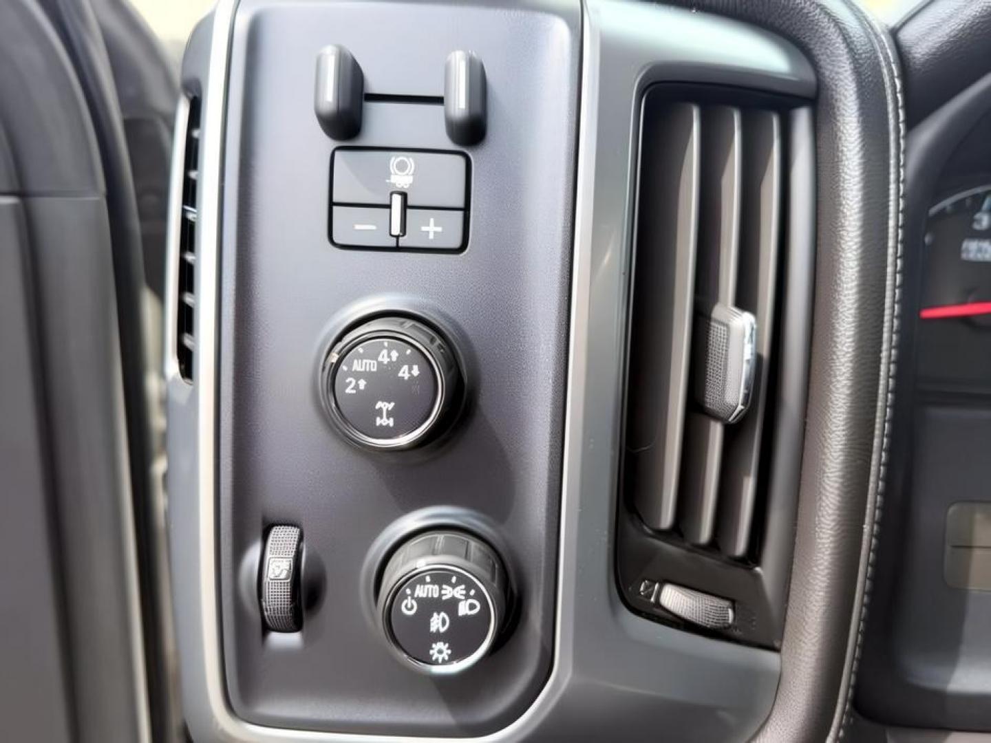2014 WHITE /LEATHER Chevrolet Silverado 1500 (3GCUKSEC2EG) with an 53L V8 VORTEC engine, Automatic transmission, located at 1175 N Woodruff Ave, Idaho Falls, ID, 83401, 43.506901, -111.999657 - Strong V8 performance and full size truck utility come together in this 2014 Chevrolet Silverado 1500 Crew Cab 4x4 powered by a 5.3L EcoTec3 V8 engine. Built on Chevrolet's proven half ton platform, this Silverado delivers the capability needed for towing, hauling, and everyday work or travel demand- Photo#20