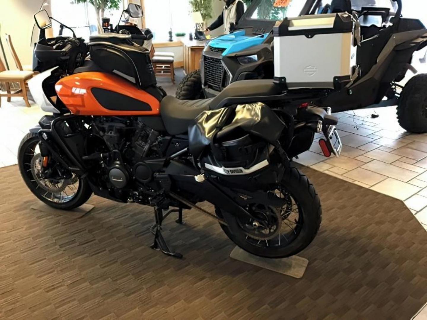 2021 ORANGE /NA Harley-Davidson RA1250 S NA (1HD1ZES1XMB) , MANUAL transmission, located at 1235 N Woodruff Ave., Idaho Falls, 83401, (208) 523-1053, 43.507172, -112.000488 - This 2021 Harley Davidson RA 250S, has low miles. It has 1141 miles. It is a local trade in. Has all of the bags to put all of your travel gear in. **At Timberline Auto it is always easy to find a great deal on your next vehicle! Our experienced sales staff can help find the right vehicle that will - Photo#2