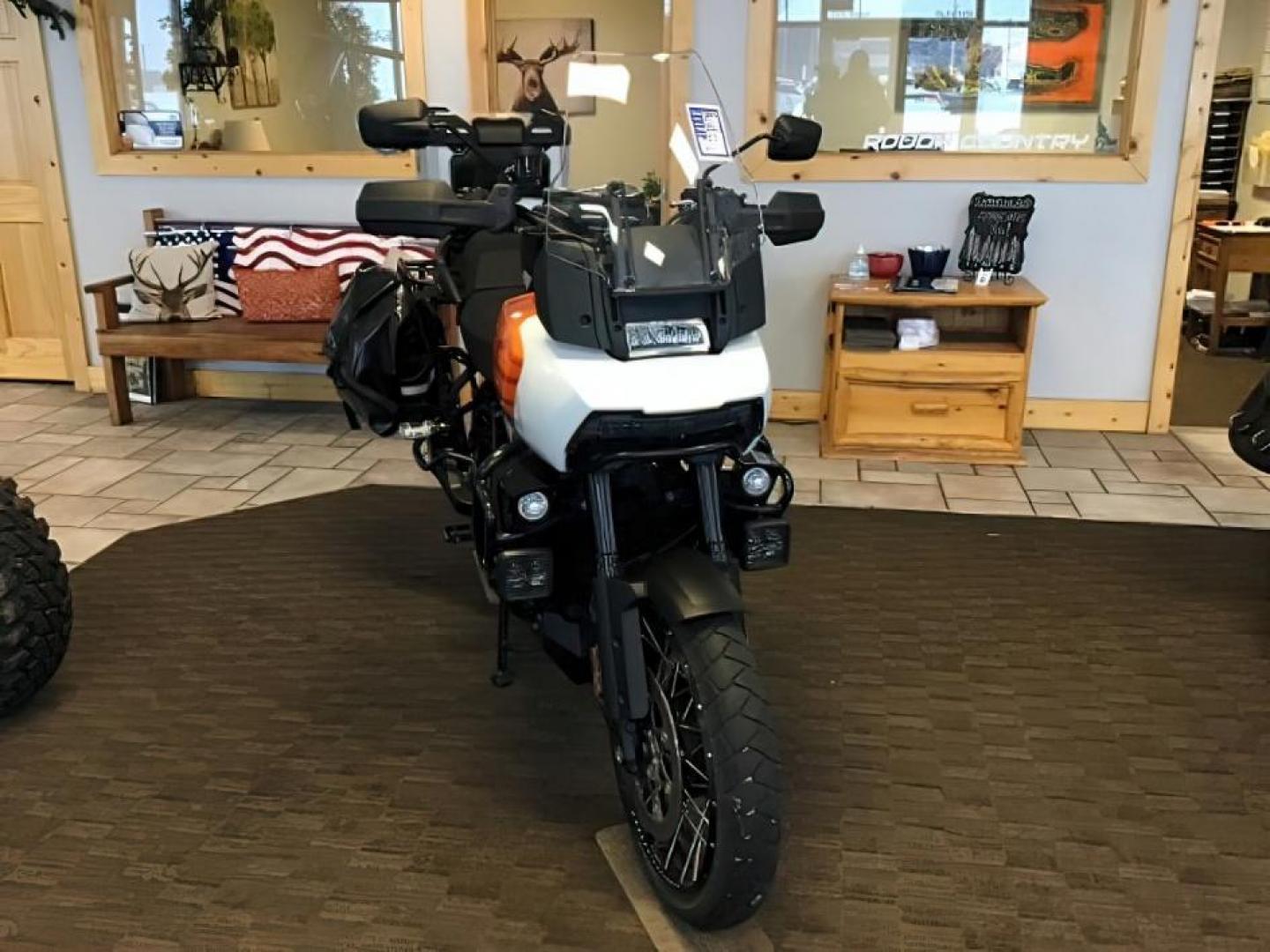 2021 ORANGE /NA Harley-Davidson RA1250 S NA (1HD1ZES1XMB) , MANUAL transmission, located at 1235 N Woodruff Ave., Idaho Falls, 83401, (208) 523-1053, 43.507172, -112.000488 - This 2021 Harley Davidson RA 250S, has low miles. It has 1141 miles. It is a local trade in. Has all of the bags to put all of your travel gear in. **At Timberline Auto it is always easy to find a great deal on your next vehicle! Our experienced sales staff can help find the right vehicle that will - Photo#6