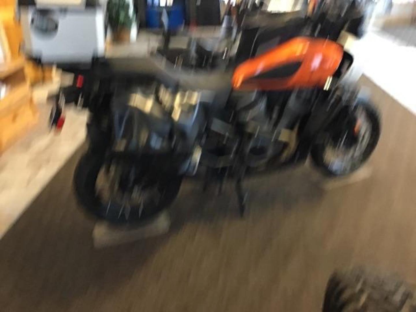 2021 ORANGE /NA Harley-Davidson RA1250 S NA (1HD1ZES1XMB) , MANUAL transmission, located at 1235 N Woodruff Ave., Idaho Falls, 83401, (208) 523-1053, 43.507172, -112.000488 - This 2021 Harley Davidson RA 250S, has low miles. It has 1141 miles. It is a local trade in. Has all of the bags to put all of your travel gear in. **At Timberline Auto it is always easy to find a great deal on your next vehicle! Our experienced sales staff can help find the right vehicle that will - Photo#5