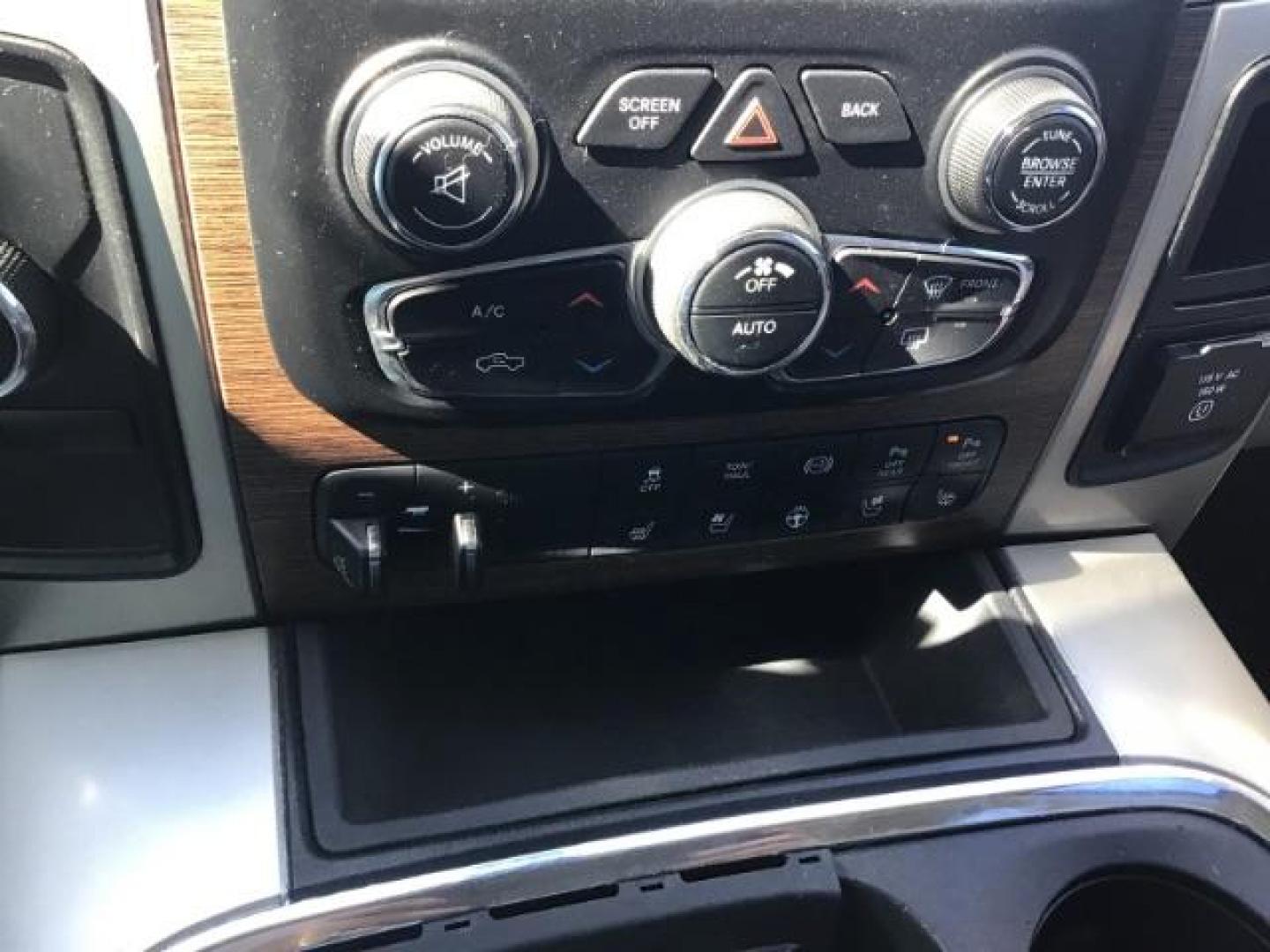 2017 WHITE /Black, leather RAM 3500 Laramie Crew Cab SWB 4WD (3C63R3EL0HG) with an 6.7L L6 OHV 24V TURBO DIESEL engine, 6-Speed Automatic transmission, located at 1235 N Woodruff Ave., Idaho Falls, 83401, (208) 523-1053, 43.507172, -112.000488 - Photo#13