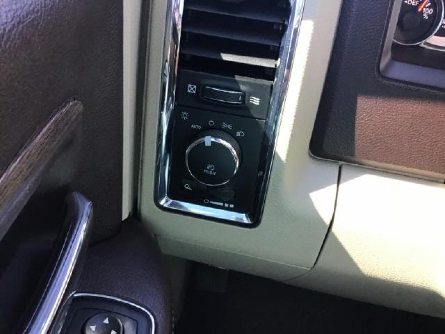 2017 WHITE /Black, leather RAM 3500 Laramie Crew Cab SWB 4WD (3C63R3EL0HG) with an 6.7L L6 OHV 24V TURBO DIESEL engine, 6-Speed Automatic transmission, located at 1235 N Woodruff Ave., Idaho Falls, 83401, (208) 523-1053, 43.507172, -112.000488 - Photo#16