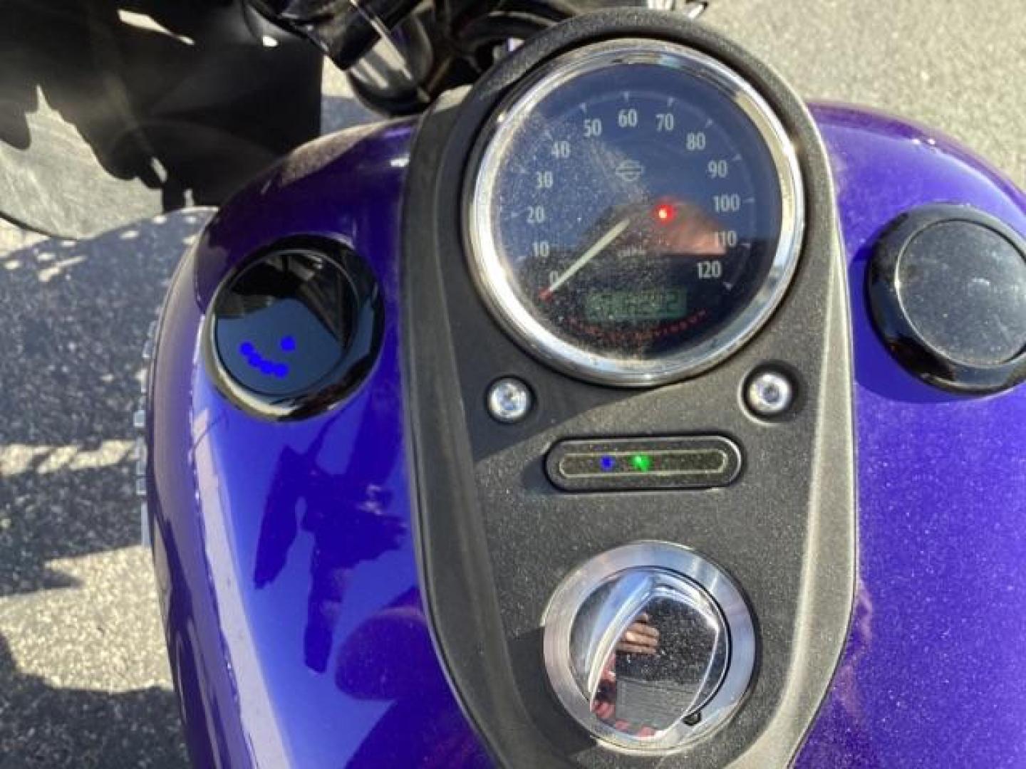 2016 Harley-Davidson FXDB103 - (1HD1GXM19GC) with an 1690CC engine, located at 1235 N Woodruff Ave., Idaho Falls, 83401, (208) 523-1053, 43.507172, -112.000488 - Photo#6