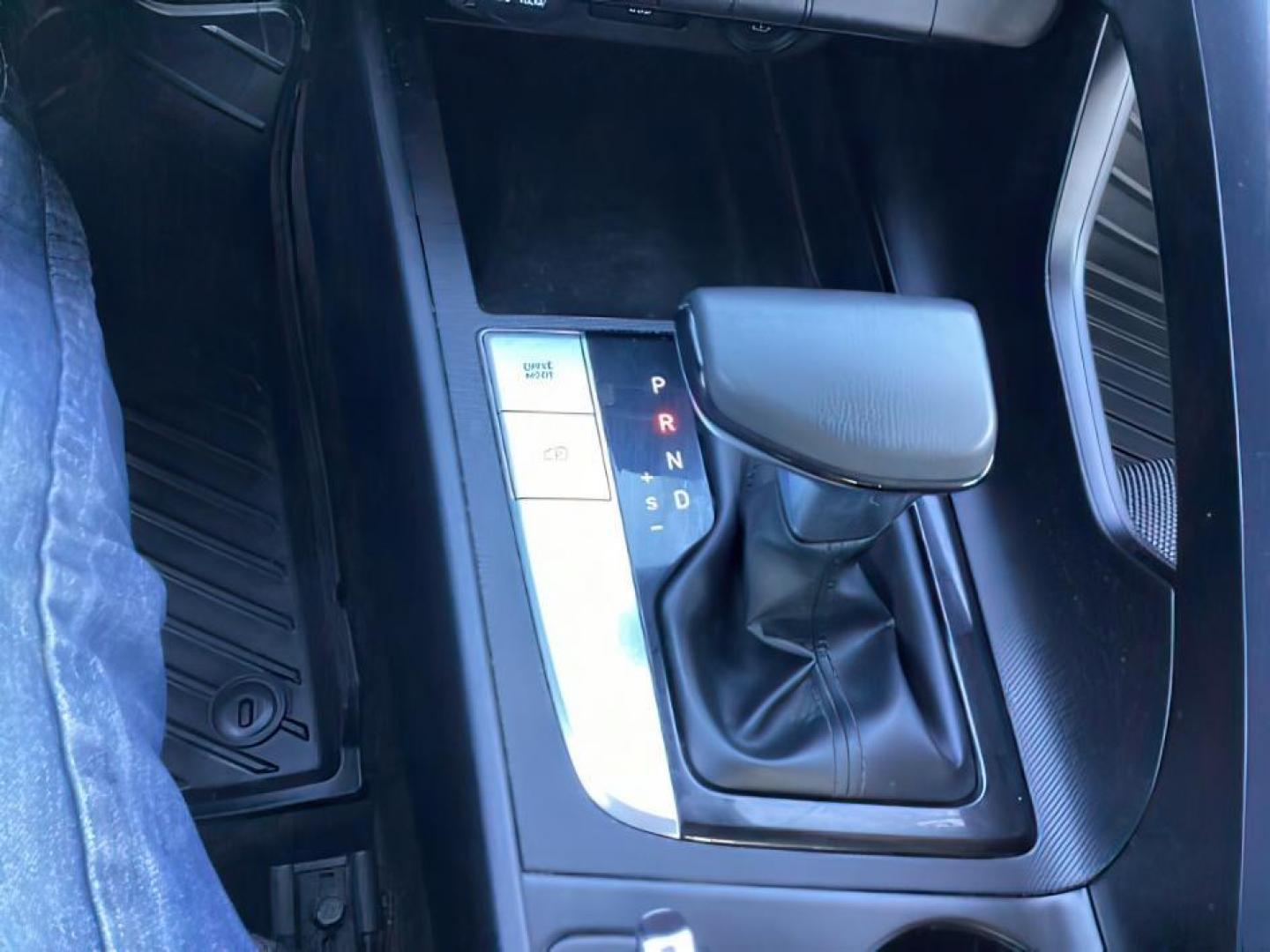 2023 Intense Blue /Black Hyundai Elantra SE (5NPLL4AG9PH) with an 2.0L L4 DOHC 16V engine, 6-Speed Automatic transmission, located at 1235 N Woodruff Ave., Idaho Falls, 83401, (208) 523-1053, 43.507172, -112.000488 - At Timberline Auto, finding a great deal on your next vehicle is always easy! Our experienced sales staff's goal is to help find you the right vehicle at the right price! Our knowledgeable finance department has options for almost any credit score. We offer extended service contract options to prote - Photo#13