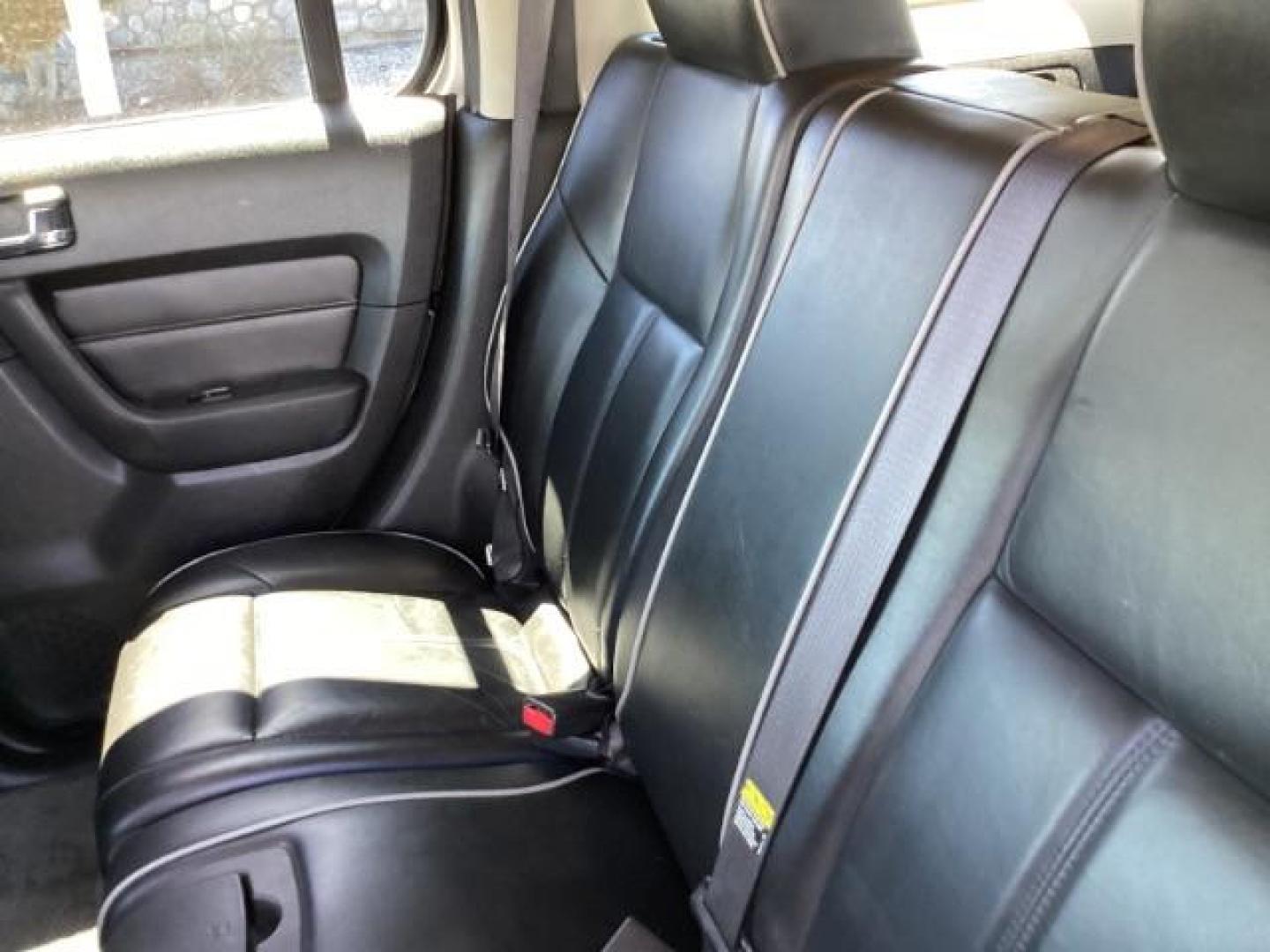 2006 Boulder Gray Metallic /Ebony Leather Interior Hummer H3 Sport Utility (5GTDN136268) with an 3.5L L5 DOHC 20V engine, 4-Speed Automatic transmission, located at 1235 N Woodruff Ave., Idaho Falls, 83401, (208) 523-1053, 43.507172, -112.000488 - Photo#17
