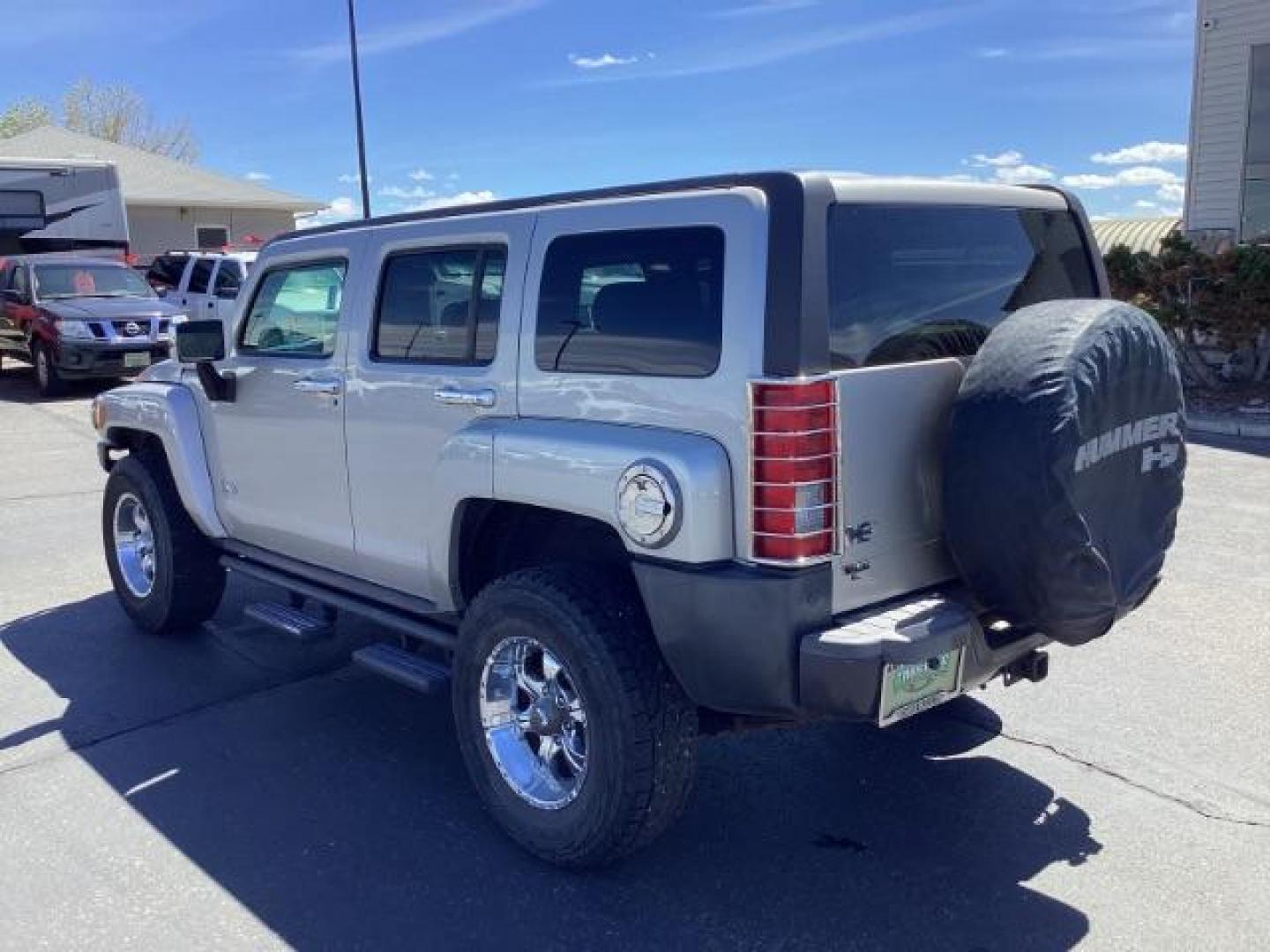 2006 Boulder Gray Metallic /Ebony Leather Interior Hummer H3 Sport Utility (5GTDN136268) with an 3.5L L5 DOHC 20V engine, 4-Speed Automatic transmission, located at 1235 N Woodruff Ave., Idaho Falls, 83401, (208) 523-1053, 43.507172, -112.000488 - Photo#2