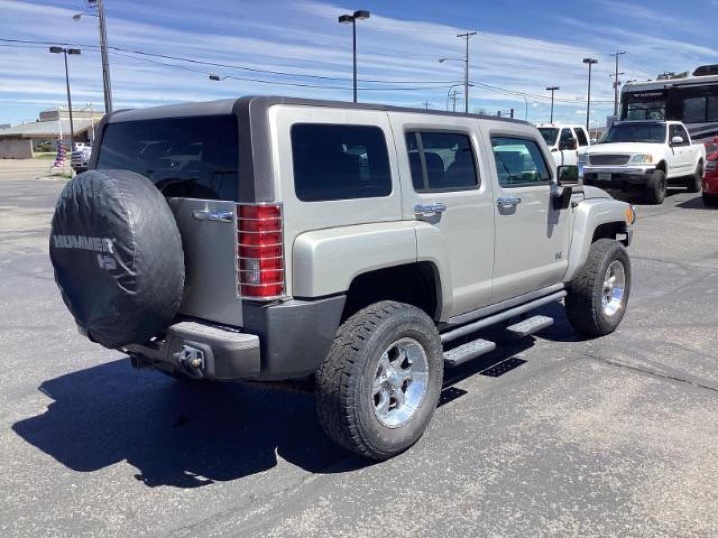 2006 Boulder Gray Metallic /Ebony Leather Interior Hummer H3 Sport Utility (5GTDN136268) with an 3.5L L5 DOHC 20V engine, 4-Speed Automatic transmission, located at 1235 N Woodruff Ave., Idaho Falls, 83401, (208) 523-1053, 43.507172, -112.000488 - Photo#4