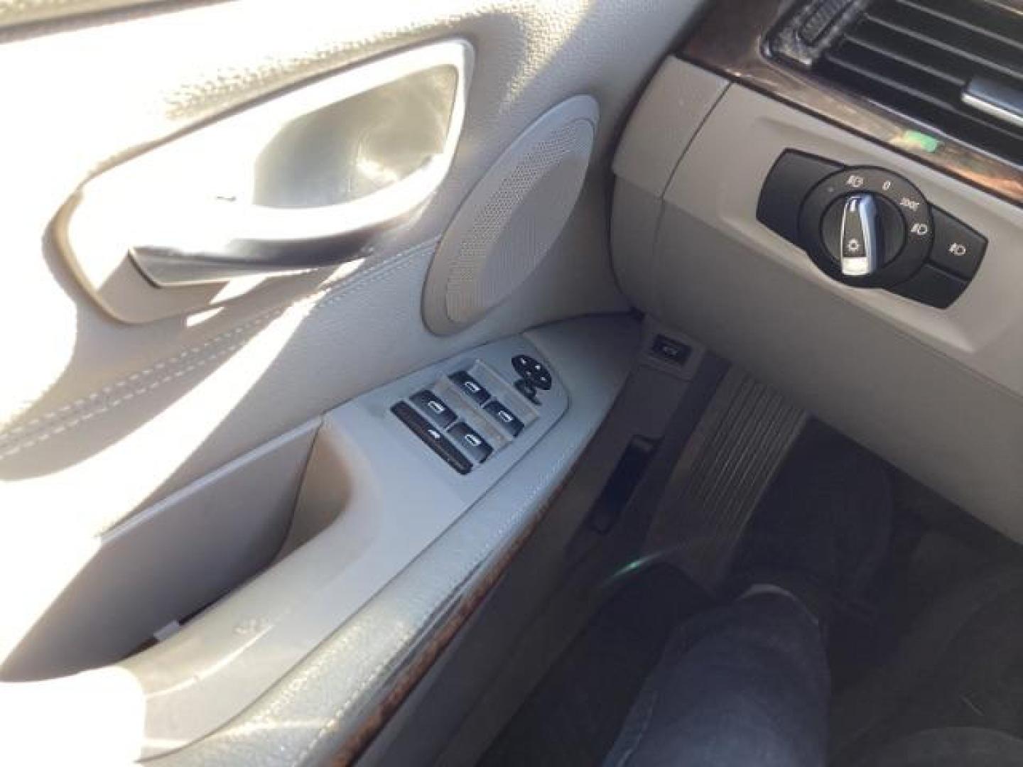 2010 BMW 3-Series 328i (WBAPH5C54AA) with an 3.0L L6 DOHC 24V engine, located at 1235 N Woodruff Ave., Idaho Falls, 83401, (208) 523-1053, 43.507172, -112.000488 - Photo#15