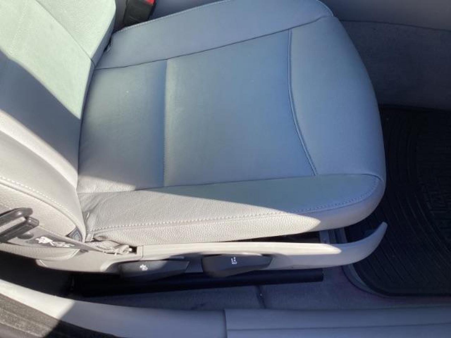 2010 BMW 3-Series 328i (WBAPH5C54AA) with an 3.0L L6 DOHC 24V engine, located at 1235 N Woodruff Ave., Idaho Falls, 83401, (208) 523-1053, 43.507172, -112.000488 - Photo#20
