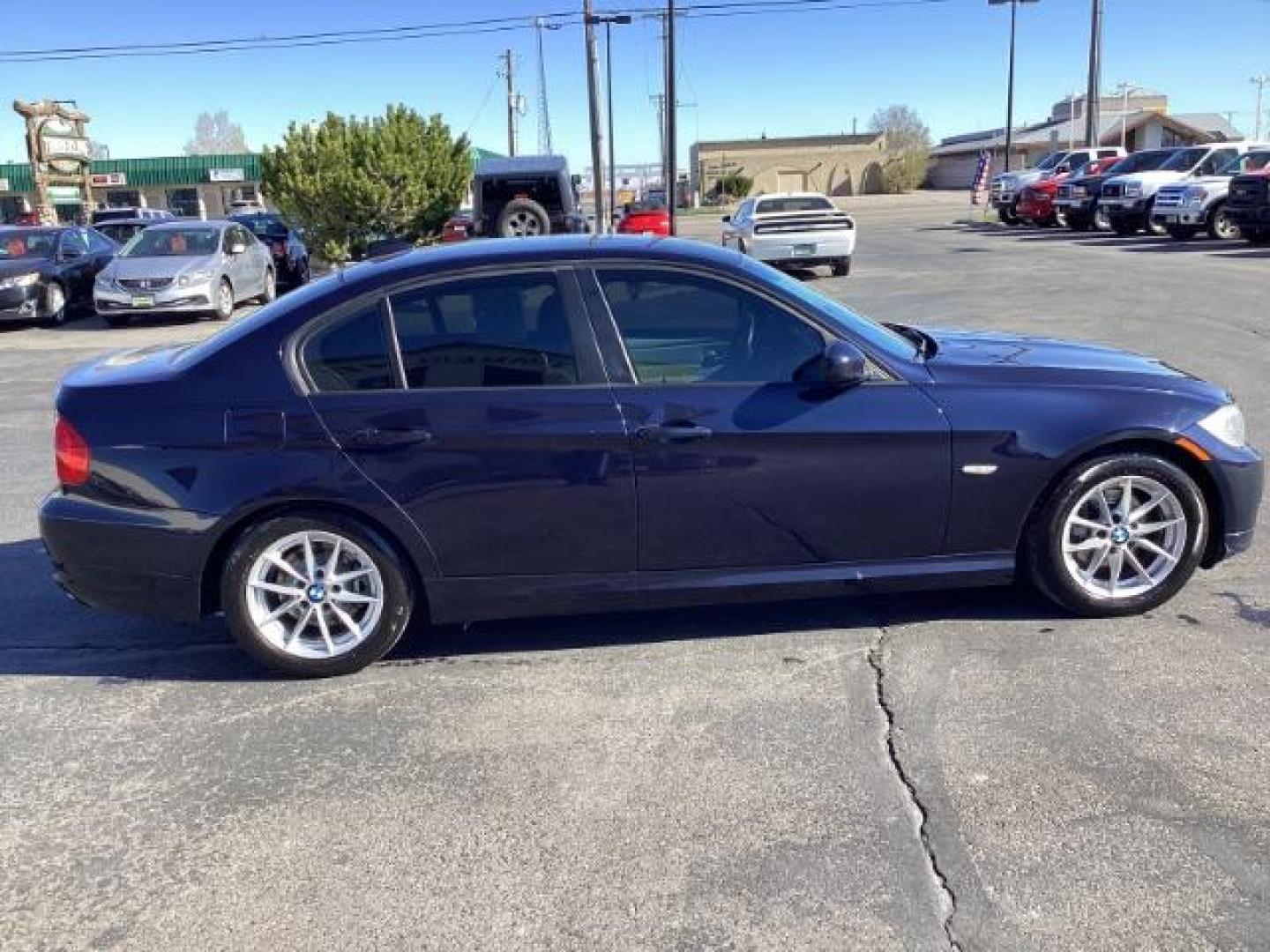 2010 BMW 3-Series 328i (WBAPH5C54AA) with an 3.0L L6 DOHC 24V engine, located at 1235 N Woodruff Ave., Idaho Falls, 83401, (208) 523-1053, 43.507172, -112.000488 - Photo#5