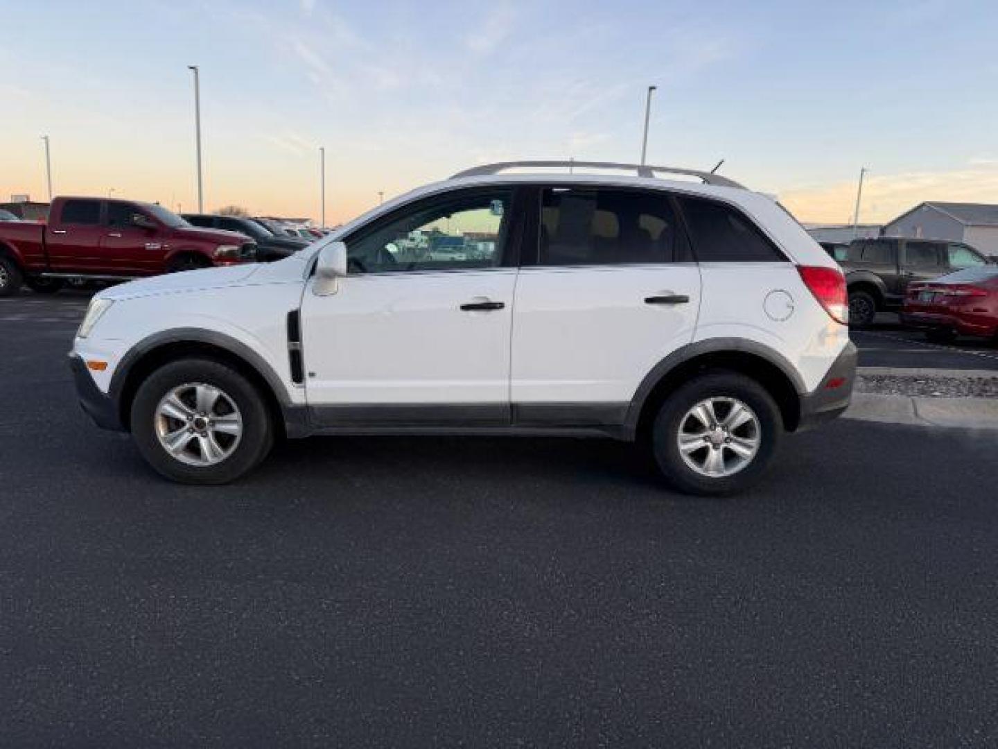 2009 WHITE /Gray Cloth Interior Saturn VUE (3GSCL33P89S) with an 24L L4 DOHC 16V engine, Automatic transmission, located at 1175 N Woodruff Ave, Idaho Falls, ID, 83401, 43.506901, -111.999657 - At Timberline Auto, finding a great deal on your next vehicle is always easy! Our experienced sales staff's goal is to help find you the right vehicle at the right price! Our knowledgeable finance department has options for almost any credit score. We offer extended service contract options to prote - Photo#1