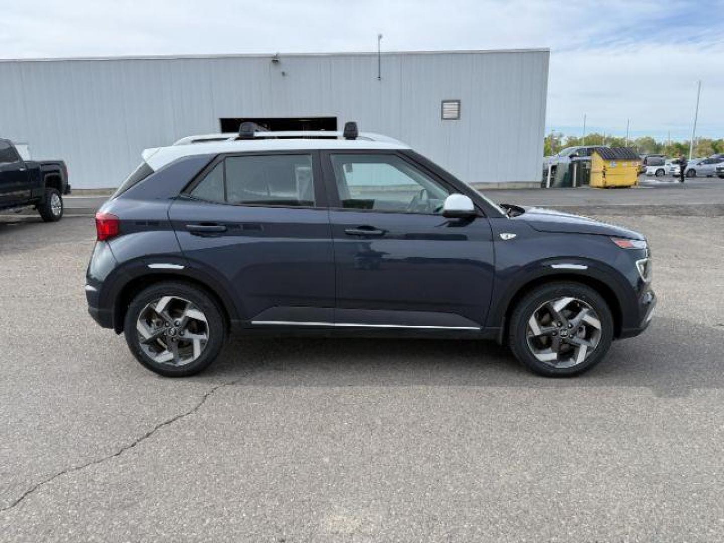 2021 Intense Blue /Black Hyundai Venue SEL (KMHRC8A36MU) with an 1.6L L4 DOHC 16V engine, Continuously Variable Transmission transmission, located at 1235 N Woodruff Ave., Idaho Falls, 83401, (208) 523-1053, 43.507172, -112.000488 - At Timberline Auto, finding a great deal on your next vehicle is always easy! Our experienced sales staff's goal is to help find you the right vehicle at the right price! Our knowledgeable finance department has options for almost any credit score. We offer extended service contract options to prote - Photo#6