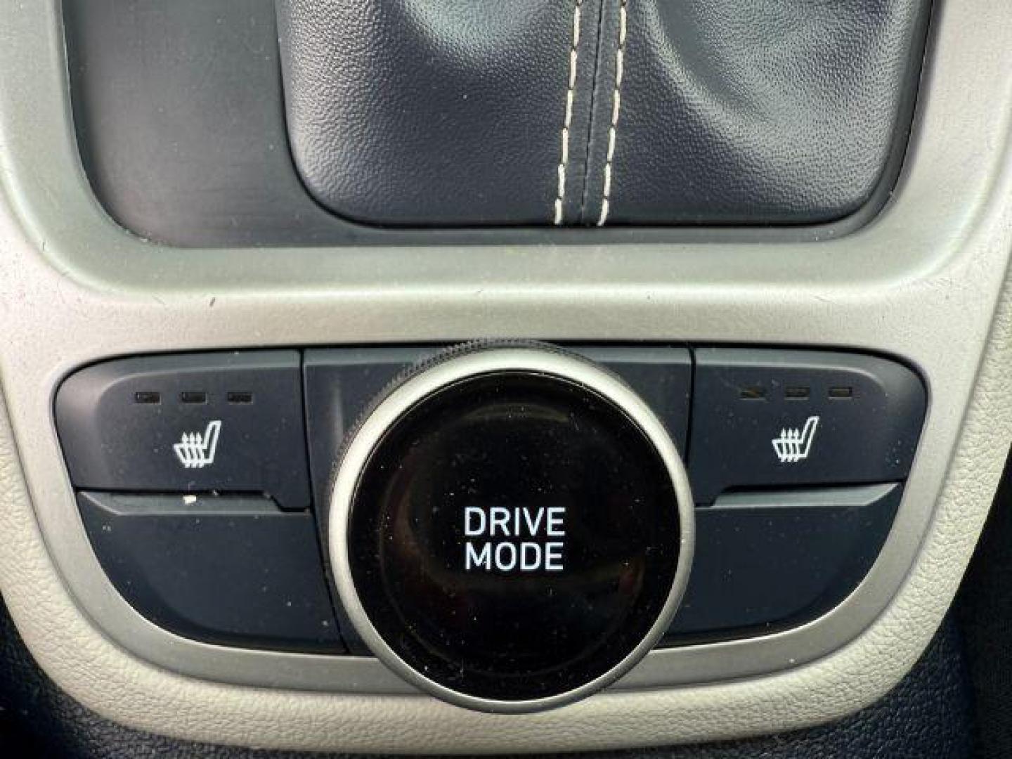 2021 Intense Blue /Black Hyundai Venue SEL (KMHRC8A36MU) with an 1.6L L4 DOHC 16V engine, Continuously Variable Transmission transmission, located at 1235 N Woodruff Ave., Idaho Falls, 83401, (208) 523-1053, 43.507172, -112.000488 - At Timberline Auto, finding a great deal on your next vehicle is always easy! Our experienced sales staff's goal is to help find you the right vehicle at the right price! Our knowledgeable finance department has options for almost any credit score. We offer extended service contract options to prote - Photo#15