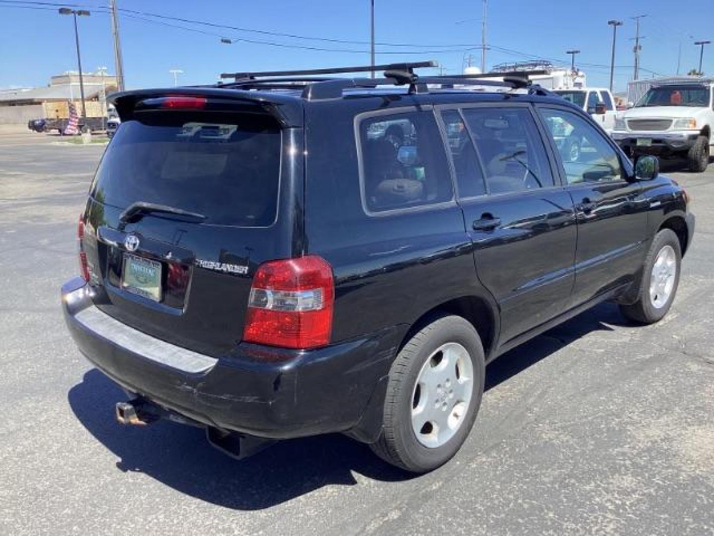 2006 Black Toyota Highlander Limited V6 4WD (JTEEP21A860) with an 3.3L V6 DOHC 24V engine, 5-Speed Automatic transmission, located at 1235 N Woodruff Ave., Idaho Falls, 83401, (208) 523-1053, 43.507172, -112.000488 - The 2006 Toyota Highlander is a midsize crossover SUV known for its reliability, comfort, and versatility. Here are the key features you might find on the 2006 Toyota Highlander: Engine Options: The Highlander typically comes with a choice of two engine options: 2.4-liter inline-four engine: Produc - Photo#4