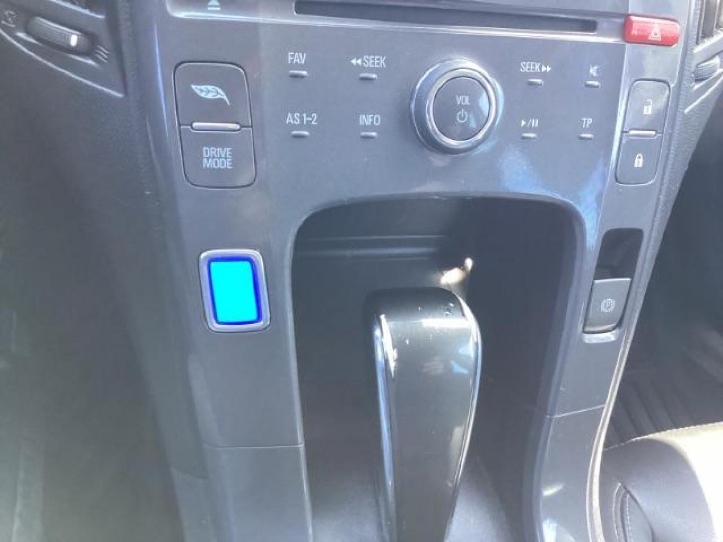 2013 WHITE Chevrolet Volt Premium (1G1RB6E48DU) with an 1.4L L4 DOHC 16V PLUG-IN HYBRID engine, Continuously Variable Transmission transmission, located at 1235 N Woodruff Ave., Idaho Falls, 83401, (208) 523-1053, 43.507172, -112.000488 - Photo#12