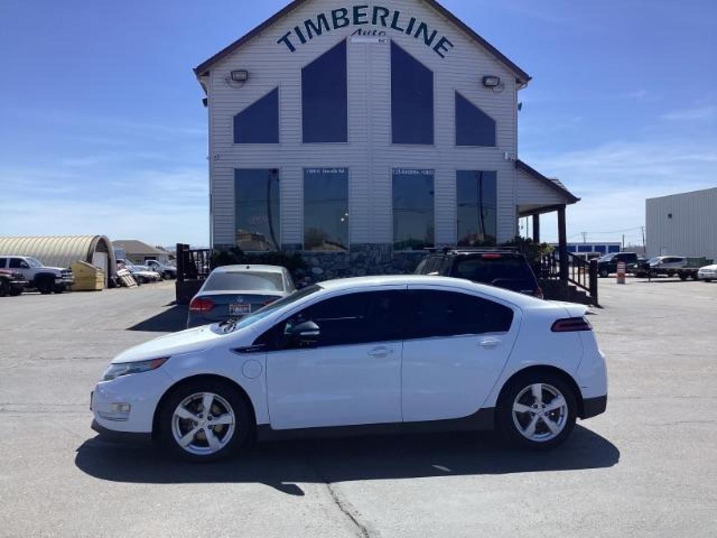 2013 WHITE Chevrolet Volt Premium (1G1RB6E48DU) with an 1.4L L4 DOHC 16V PLUG-IN HYBRID engine, Continuously Variable Transmission transmission, located at 1235 N Woodruff Ave., Idaho Falls, 83401, (208) 523-1053, 43.507172, -112.000488 - Photo#1