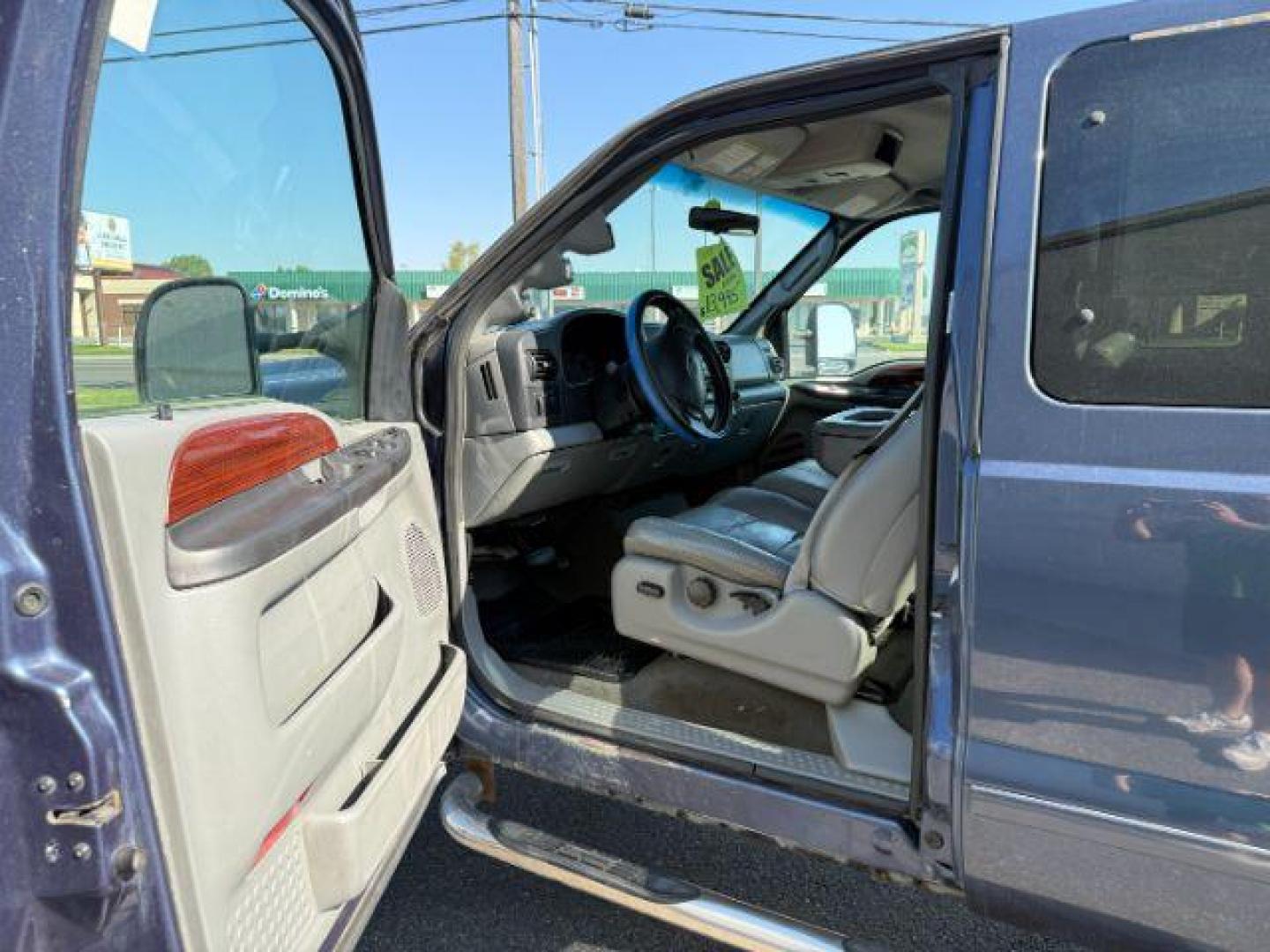 2005 BLUE /Medium Flint Leather Interior Ford F-350 SD (1FTWX31P55E) with an 60L V8 OHV 32V TURBO DIESEL engine, Automatic transmission, located at 1175 N Woodruff Ave, Idaho Falls, ID, 83401, 43.506901, -111.999657 - Photo#25