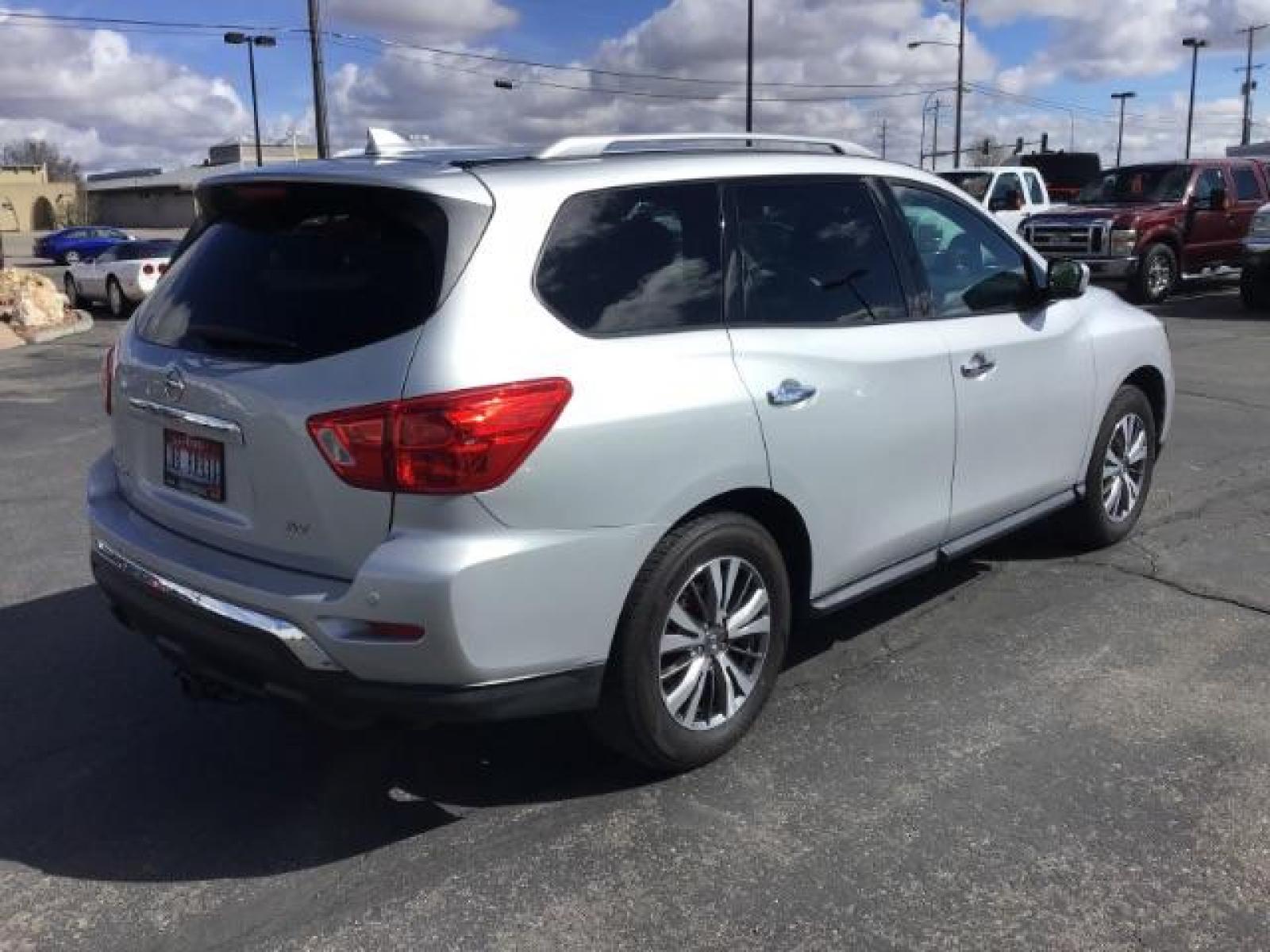 2019 Nissan Pathfinder NA (5N1DR2MN3KC) , located at 1235 N Woodruff Ave., Idaho Falls, 83401, (208) 523-1053, 43.507172, -112.000488 - Photo #3