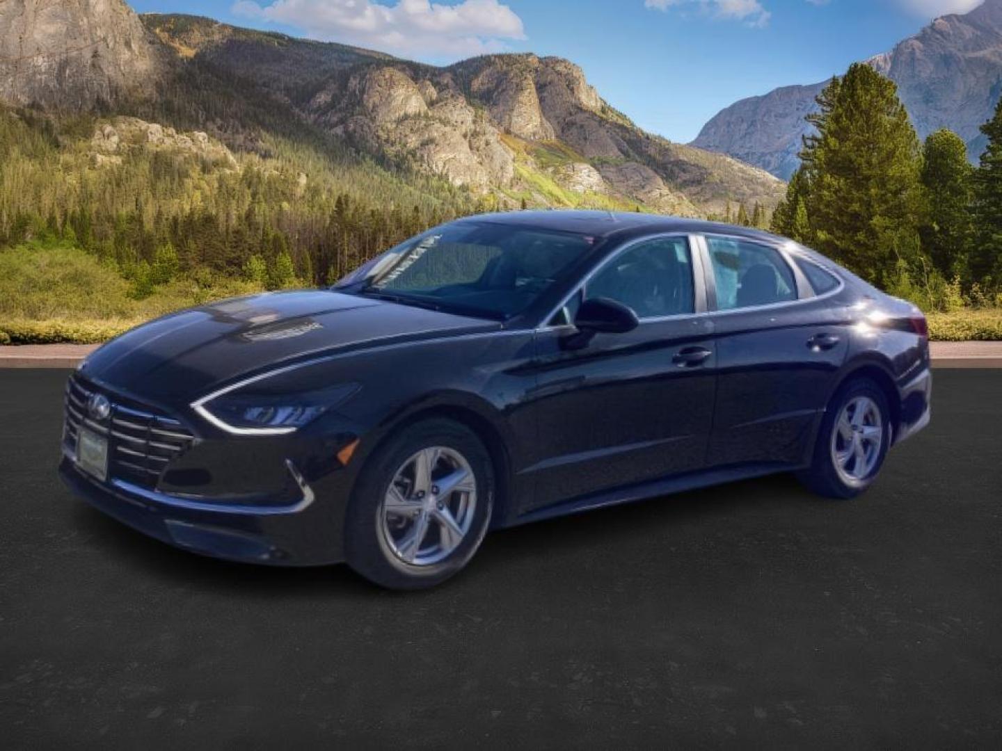 2020 BLACK /CLOTH Hyundai Sonata SE (5NPEG4JA2LH) with an 2.5L L4 DOHC 16V engine, 8-Speed Automatic transmission, located at 1235 N Woodruff Ave., Idaho Falls, 83401, (208) 523-1053, 43.507172, -112.000488 - The 2020 Sonata featured a completely redesigned exterior, characterized by a sleek coupe-like profile and Hyundai's Sensuous Sportiness design philosophy. It had a prominent front grille, LED headlights, and a fastback-style roofline, giving it a more upscale and dynamic appearance compared to its - Photo#1