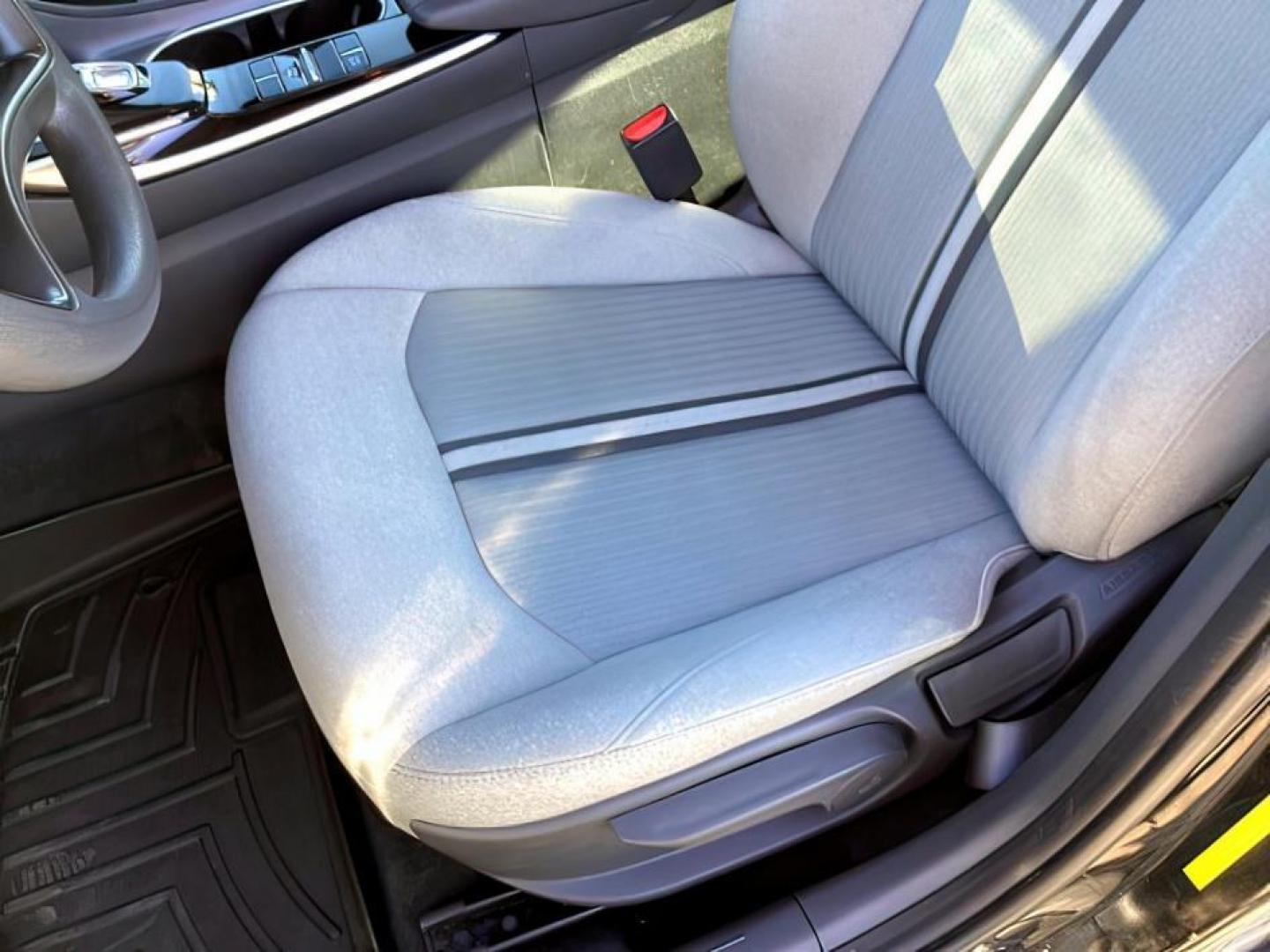 2020 BLACK /CLOTH Hyundai Sonata SE (5NPEG4JA2LH) with an 2.5L L4 DOHC 16V engine, 8-Speed Automatic transmission, located at 1235 N Woodruff Ave., Idaho Falls, 83401, (208) 523-1053, 43.507172, -112.000488 - The 2020 Sonata featured a completely redesigned exterior, characterized by a sleek coupe-like profile and Hyundai's Sensuous Sportiness design philosophy. It had a prominent front grille, LED headlights, and a fastback-style roofline, giving it a more upscale and dynamic appearance compared to its - Photo#9