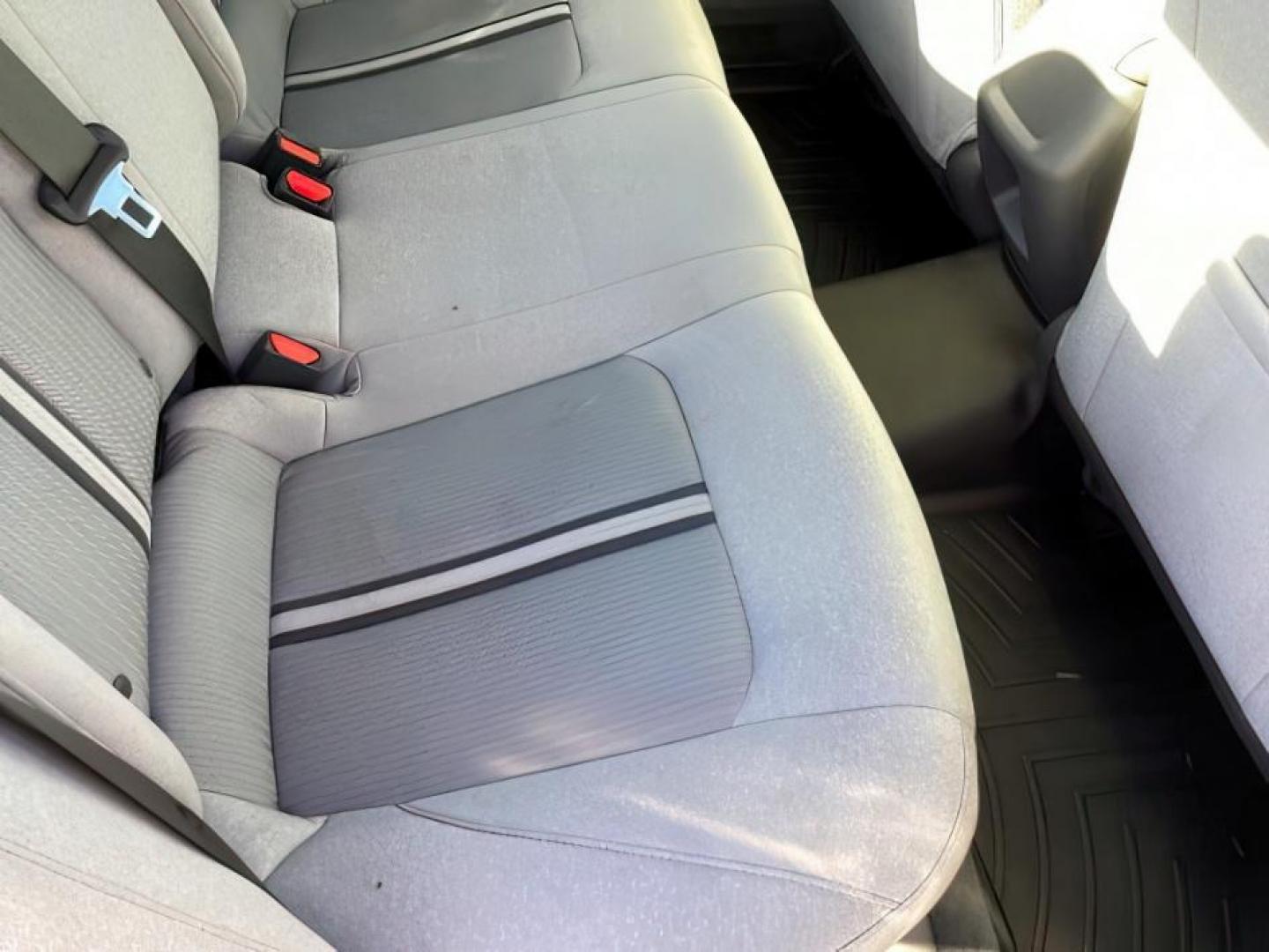2020 BLACK /CLOTH Hyundai Sonata SE (5NPEG4JA2LH) with an 2.5L L4 DOHC 16V engine, 8-Speed Automatic transmission, located at 1235 N Woodruff Ave., Idaho Falls, 83401, (208) 523-1053, 43.507172, -112.000488 - The 2020 Sonata featured a completely redesigned exterior, characterized by a sleek coupe-like profile and Hyundai's Sensuous Sportiness design philosophy. It had a prominent front grille, LED headlights, and a fastback-style roofline, giving it a more upscale and dynamic appearance compared to its - Photo#20