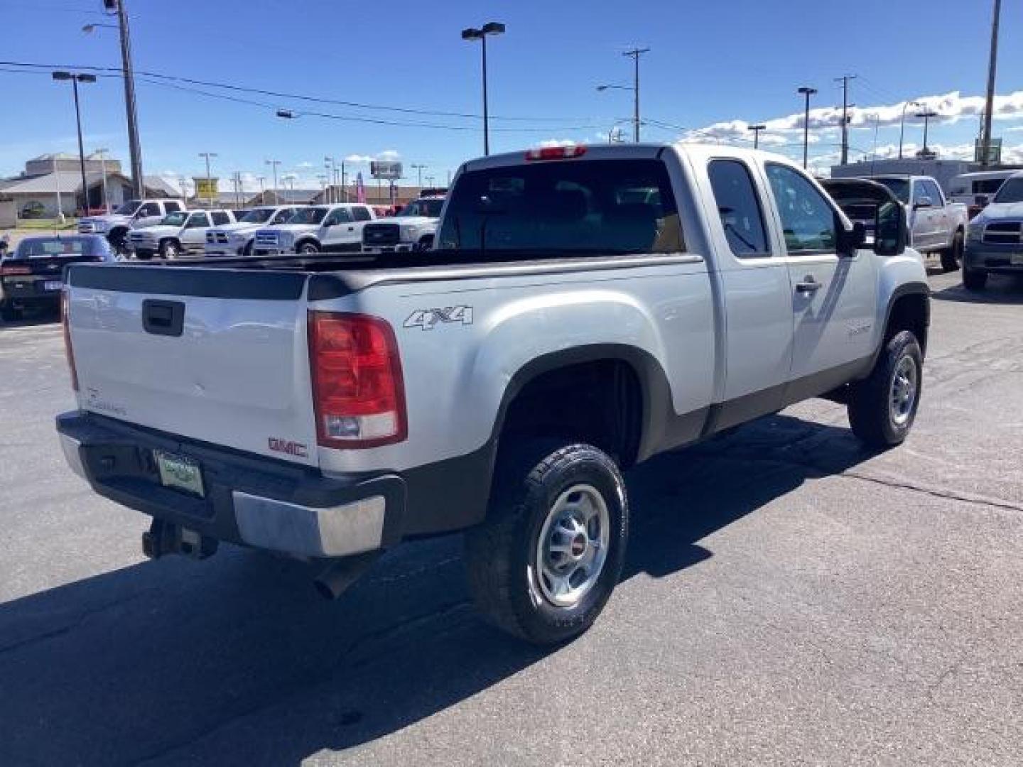 2011 Midnight Blue Metallic /Dark Titanium Vinyl Interior GMC Sierra 2500HD Work Truck Ext. Cab 4WD (1GT22ZCG1BZ) with an 6.0L V8 OHV 16V FFV engine, 6-Speed Automatic transmission, located at 1235 N Woodruff Ave., Idaho Falls, 83401, (208) 523-1053, 43.507172, -112.000488 - The 2011 GMC Sierra 2500 Work Truck was designed to offer robust performance and functionality for commercial and work-related tasks. Here are the key features typically found on this model: Engine Options: The 2011 Sierra 2500 Work Truck was available with several engine options, including: 6.0-l - Photo#4