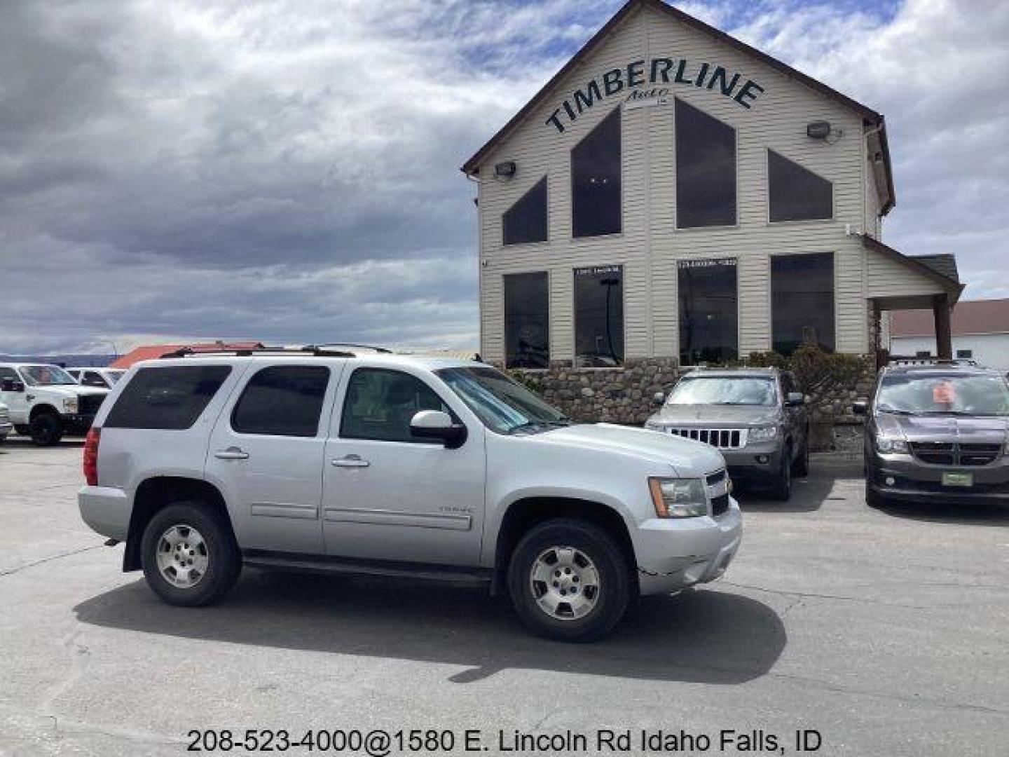 2012 SILVER Chevrolet Tahoe LT 4WD (1GNSKBE00CR) with an 5.3L V8 OHV 16V FFV engine, 6-Speed Automatic transmission, located at 1235 N Woodruff Ave., Idaho Falls, 83401, (208) 523-1053, 43.507172, -112.000488 - Photo#0