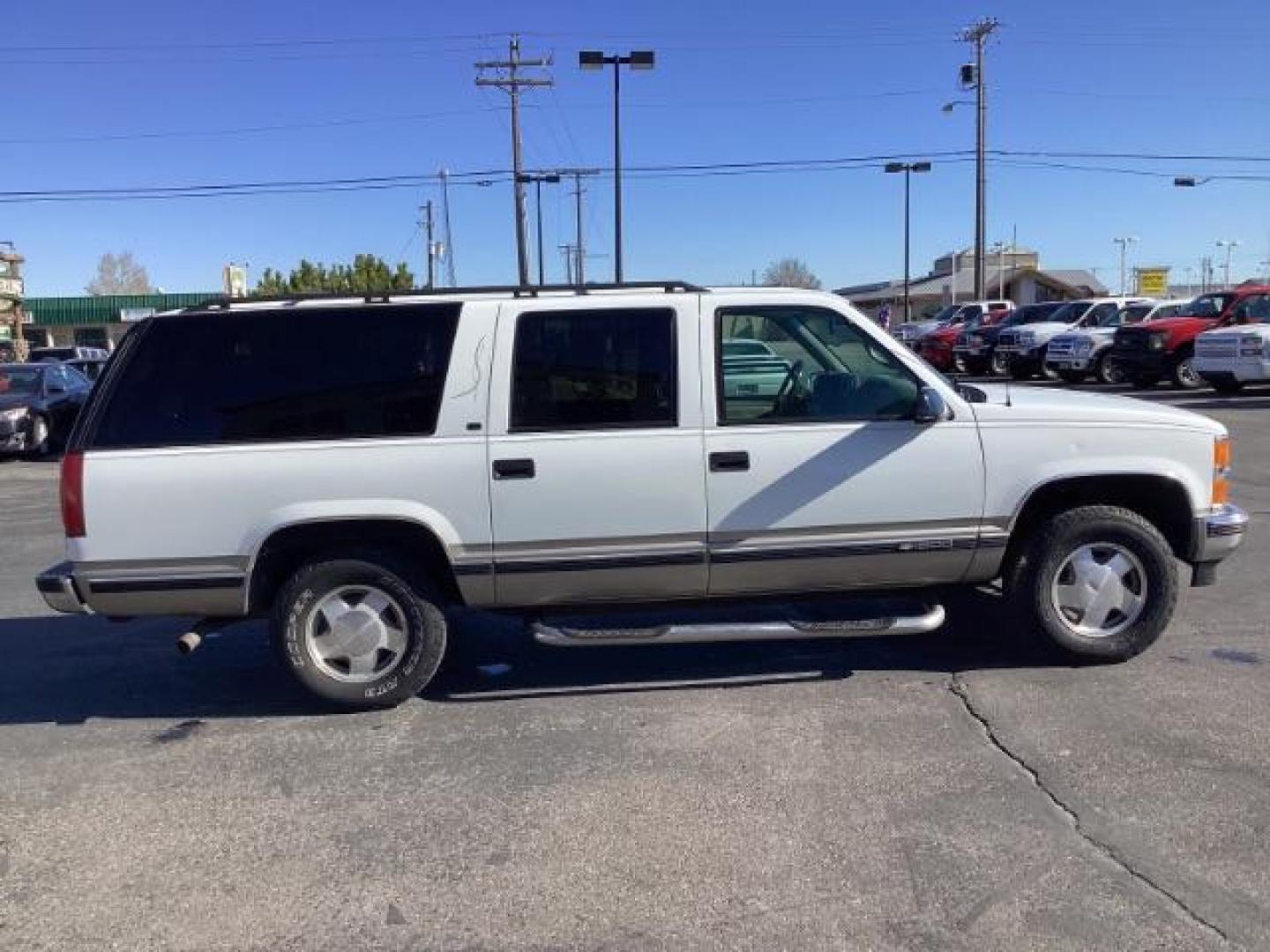 1999 Chevrolet Suburban K1500 4WD (1GNFK16R8XJ) with an 5.7L V8 OHV 16V engine, 4-Speed Automatic transmission, located at 1235 N Woodruff Ave., Idaho Falls, 83401, (208) 523-1053, 43.507172, -112.000488 - The 1999 Chevrolet Suburban LS was a rugged and versatile full-size SUV that offered a range of features suitable for families, towing, and outdoor activities. Here are some of the key features you might find on the 1999 Chevrolet Suburban LS: V8 Engine: Typically equipped with a powerful V8 engine - Photo#5