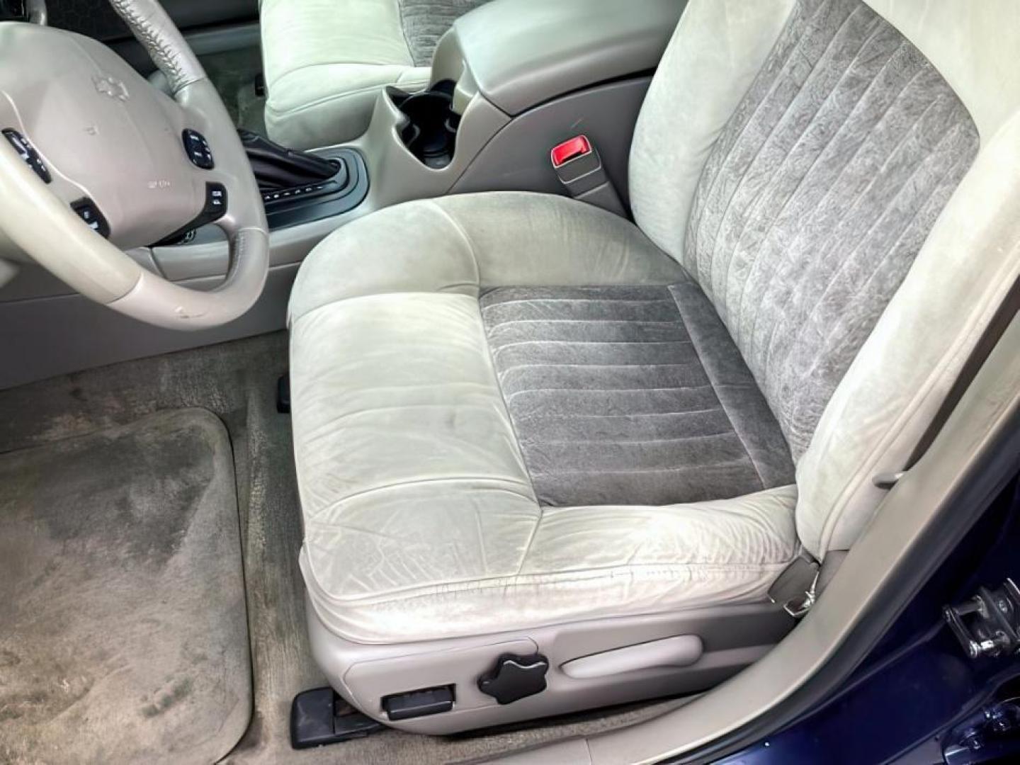 2001 Navy Blue Metallic /Medium Gray Cloth Chevrolet Impala LS (2G1WH55K519) with an 3.8L V6 OHV 12V engine, 4-Speed Automatic transmission, located at 1235 N Woodruff Ave., Idaho Falls, 83401, (208) 523-1053, 43.507172, -112.000488 - The 2001 Chevrolet Impala LS, a midsize sedan, typically came with several standard features and optional upgrades. Here are some common features found on the 2001 Chevrolet Impala LS: Engine: The Impala LS often featured a 3.8-liter V6 engine, which provided a good balance of power and fuel effici - Photo#9
