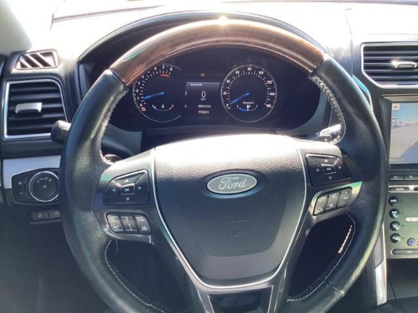 2017 GRAY /Ebony Black, premium leather Ford Explorer Platinum AWD (1FM5K8HT0HG) with an 3.5L V6 DOHC 24V engine, 6-Speed Automatic transmission, located at 1235 N Woodruff Ave., Idaho Falls, 83401, (208) 523-1053, 43.507172, -112.000488 - Photo#13