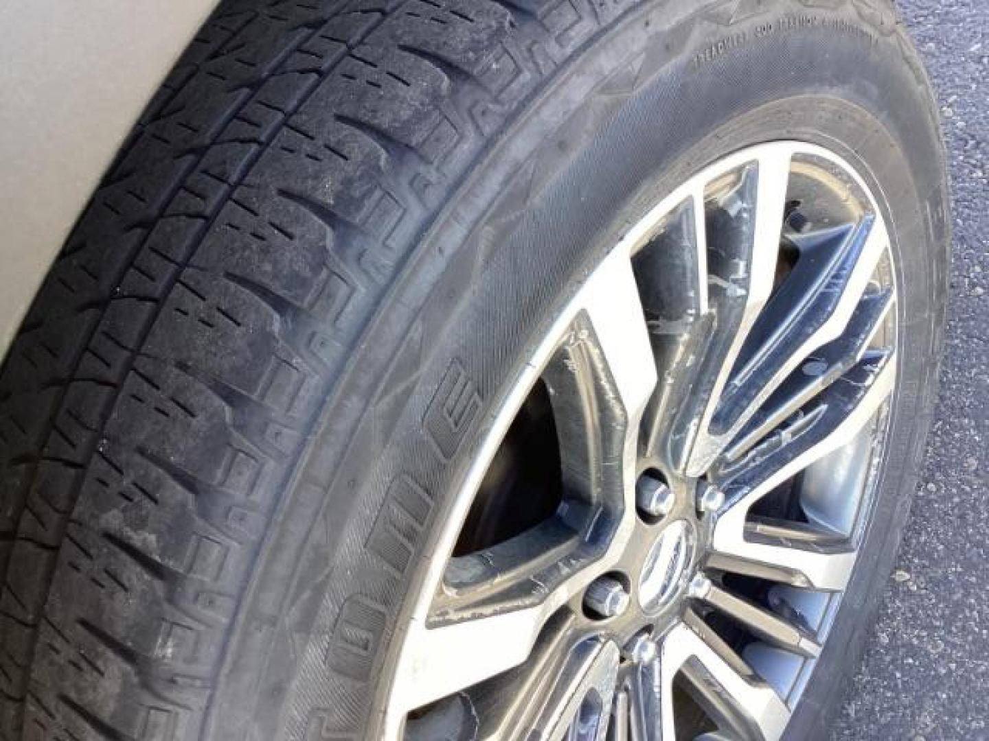 2017 GRAY /Ebony Black, premium leather Ford Explorer Platinum AWD (1FM5K8HT0HG) with an 3.5L V6 DOHC 24V engine, 6-Speed Automatic transmission, located at 1235 N Woodruff Ave., Idaho Falls, 83401, (208) 523-1053, 43.507172, -112.000488 - Photo#21