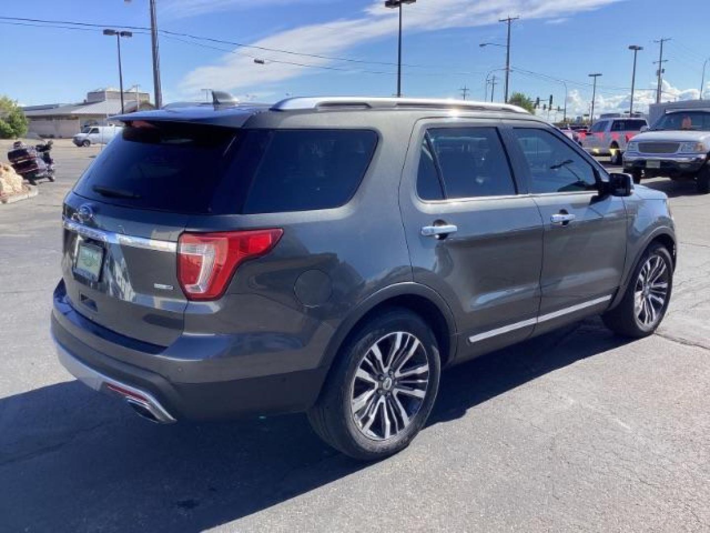 2017 GRAY /Ebony Black, premium leather Ford Explorer Platinum AWD (1FM5K8HT0HG) with an 3.5L V6 DOHC 24V engine, 6-Speed Automatic transmission, located at 1235 N Woodruff Ave., Idaho Falls, 83401, (208) 523-1053, 43.507172, -112.000488 - Photo#4