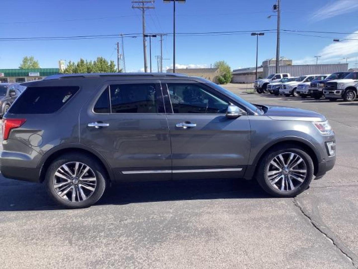 2017 GRAY /Ebony Black, premium leather Ford Explorer Platinum AWD (1FM5K8HT0HG) with an 3.5L V6 DOHC 24V engine, 6-Speed Automatic transmission, located at 1235 N Woodruff Ave., Idaho Falls, 83401, (208) 523-1053, 43.507172, -112.000488 - Photo#5