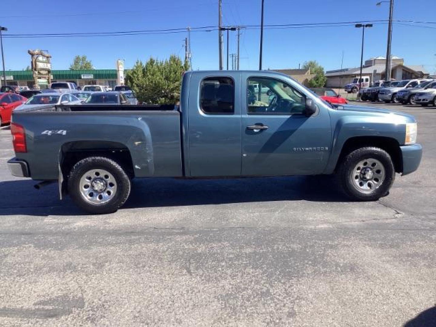 2007 Chevrolet Silverado 1500 LT1 Ext. Cab Long Box 4WD (1GCEK19J17Z) with an 5.3L V8 OHV 16V engine, 4-Speed Automatic transmission, located at 1235 N Woodruff Ave., Idaho Falls, 83401, (208) 523-1053, 43.507172, -112.000488 - The 2007 Chevrolet Silverado 1500 Extended Cab 4x4 LT1 typically comes with a range of features, although exact specifications can vary based on trim level, optional packages, and individual customization. Here are some of the common features you might find on this model: Engine: It might be equipp - Photo#5