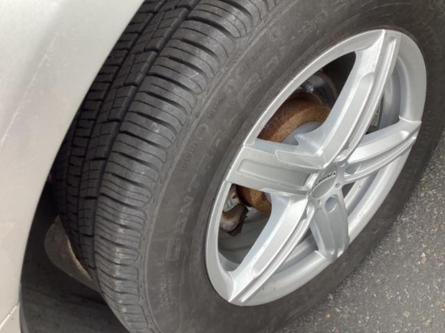 2006 Chevrolet Impala LTZ (2G1WU581669) with an 3.9L V6 OHV 12V engine, 4-Speed Automatic transmission, located at 1235 N Woodruff Ave., Idaho Falls, 83401, (208) 523-1053, 43.507172, -112.000488 - The 2006 Chevrolet Impala LTZ came with a range of features typical of its trim level, focusing on comfort, convenience, and performance. Some of the key features included: Engine: The Impala LTZ typically came equipped with a more powerful engine compared to lower trims. In 2006, this was often a - Photo#16