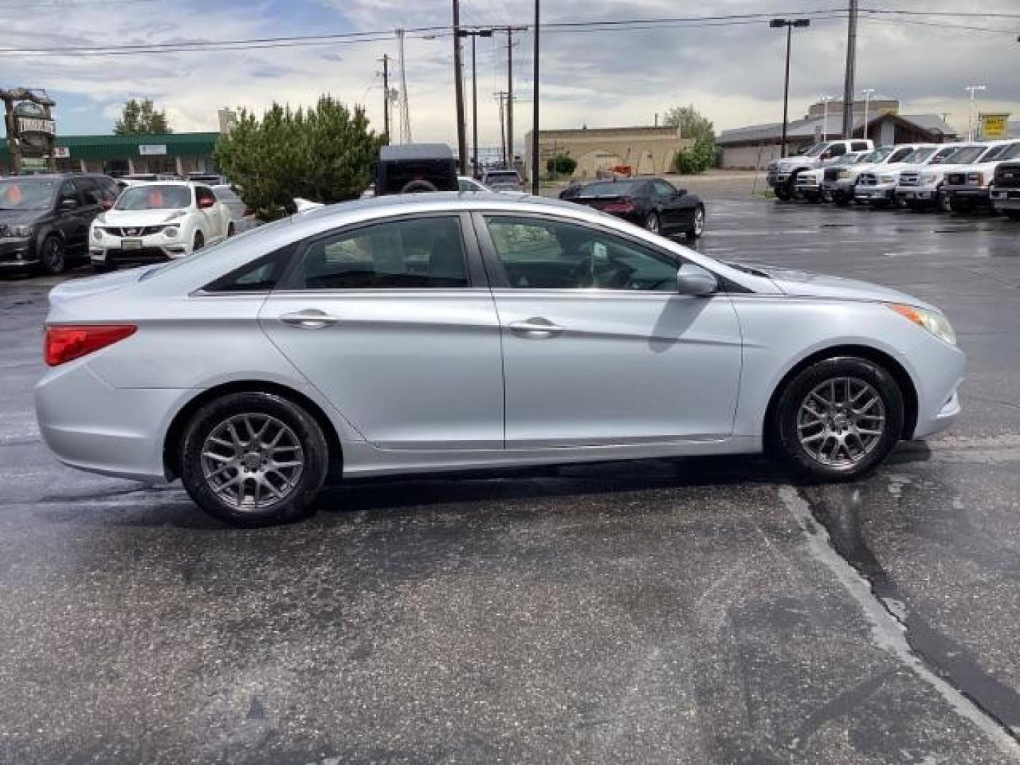 2011 Radiant Silver Metallic /Gray Cloth Interior Hyundai Sonata GLS Auto (5NPEB4AC1BH) with an 2.4L L4 DOHC 16V engine, 6-Speed Automatic transmission, located at 1235 N Woodruff Ave., Idaho Falls, 83401, (208) 523-1053, 43.507172, -112.000488 - The 2011 Hyundai Sonata GLS was known for offering a range of features, both standard and optional, to enhance comfort, convenience, and safety. Here's a list of typical features found on the 2011 Hyundai Sonata GLS: Engine: The Sonata GLS was typically equipped with a 2.4-liter inline-four-cylinde - Photo#5