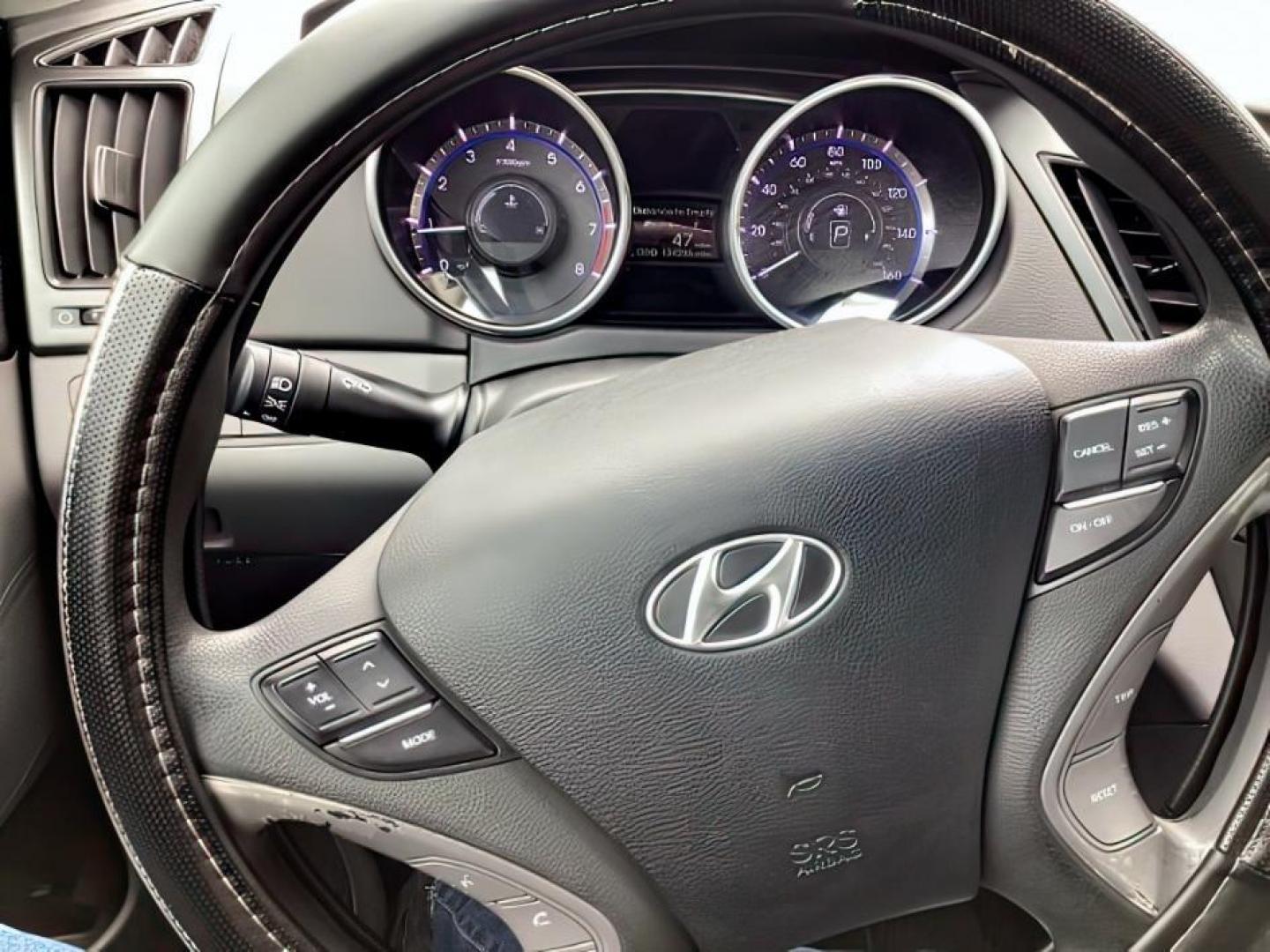2011 Radiant Silver Metallic /Gray Cloth Interior Hyundai Sonata GLS Auto (5NPEB4AC1BH) with an 2.4L L4 DOHC 16V engine, 6-Speed Automatic transmission, located at 1235 N Woodruff Ave., Idaho Falls, 83401, (208) 523-1053, 43.507172, -112.000488 - The 2011 Hyundai Sonata GLS was known for offering a range of features, both standard and optional, to enhance comfort, convenience, and safety. Here's a list of typical features found on the 2011 Hyundai Sonata GLS: Engine: The Sonata GLS was typically equipped with a 2.4-liter inline-four-cylinde - Photo#12