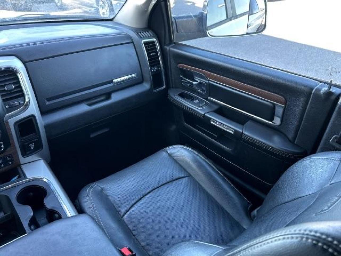 2017 WHITE /Black, leather RAM 2500 Laramie Crew Cab SWB 4WD (3C6UR5FJ6HG) with an 6.4L V8 engine, 6-Speed Automatic transmission, located at 1235 N Woodruff Ave., Idaho Falls, 83401, (208) 523-1053, 43.507172, -112.000488 - At Timberline Auto, finding a great deal on your next vehicle is always easy! Our experienced sales staff's goal is to help find you the right vehicle at the right price! Our knowledgeable finance department has options for almost any credit score. We offer extended service contract options to prote - Photo#15