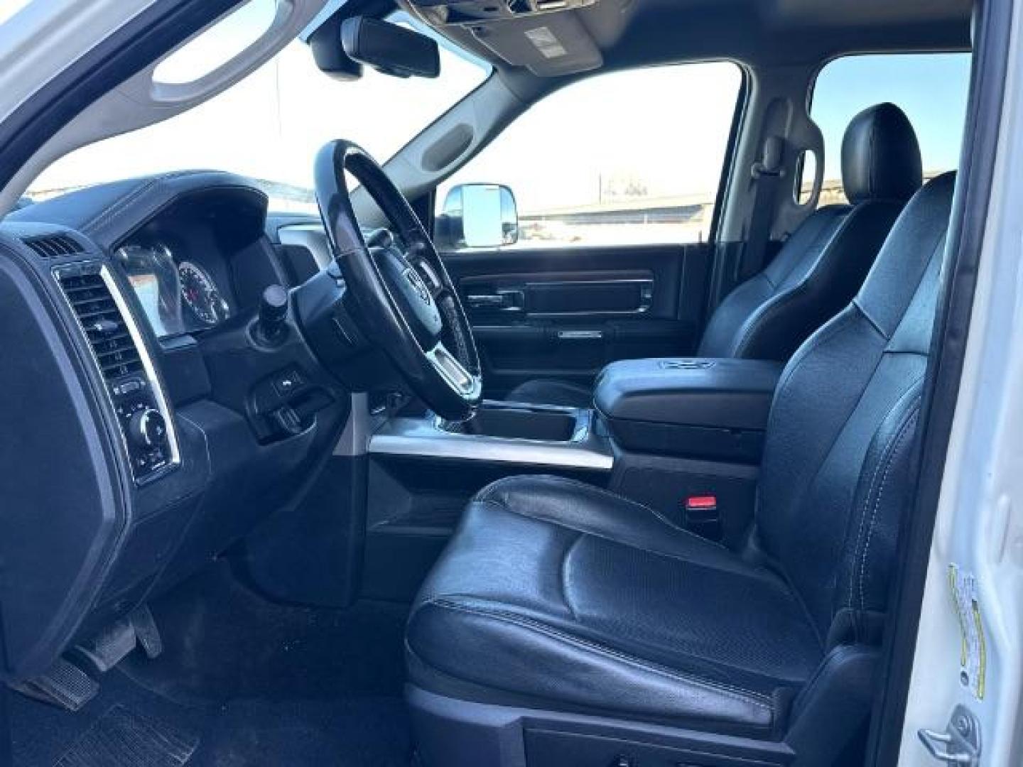 2017 WHITE /Black, leather RAM 2500 Laramie Crew Cab SWB 4WD (3C6UR5FJ6HG) with an 6.4L V8 engine, 6-Speed Automatic transmission, located at 1235 N Woodruff Ave., Idaho Falls, 83401, (208) 523-1053, 43.507172, -112.000488 - At Timberline Auto, finding a great deal on your next vehicle is always easy! Our experienced sales staff's goal is to help find you the right vehicle at the right price! Our knowledgeable finance department has options for almost any credit score. We offer extended service contract options to prote - Photo#16