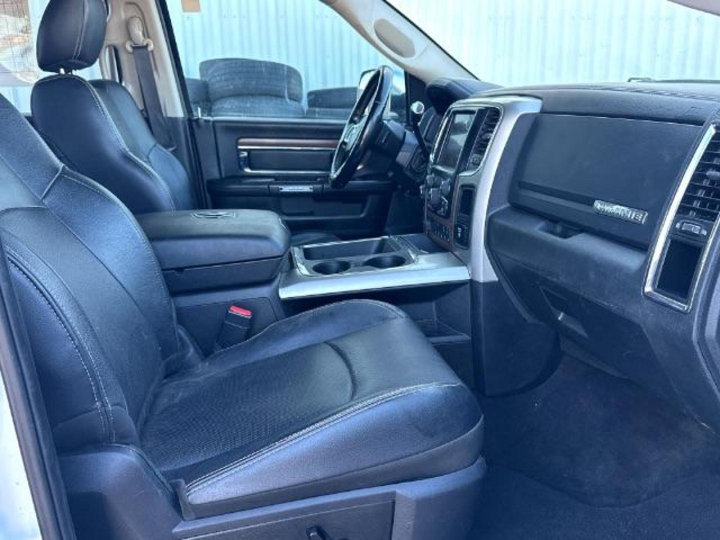 2017 WHITE /Black, leather RAM 2500 Laramie Crew Cab SWB 4WD (3C6UR5FJ6HG) with an 6.4L V8 engine, 6-Speed Automatic transmission, located at 1235 N Woodruff Ave., Idaho Falls, 83401, (208) 523-1053, 43.507172, -112.000488 - At Timberline Auto, finding a great deal on your next vehicle is always easy! Our experienced sales staff's goal is to help find you the right vehicle at the right price! Our knowledgeable finance department has options for almost any credit score. We offer extended service contract options to prote - Photo#20