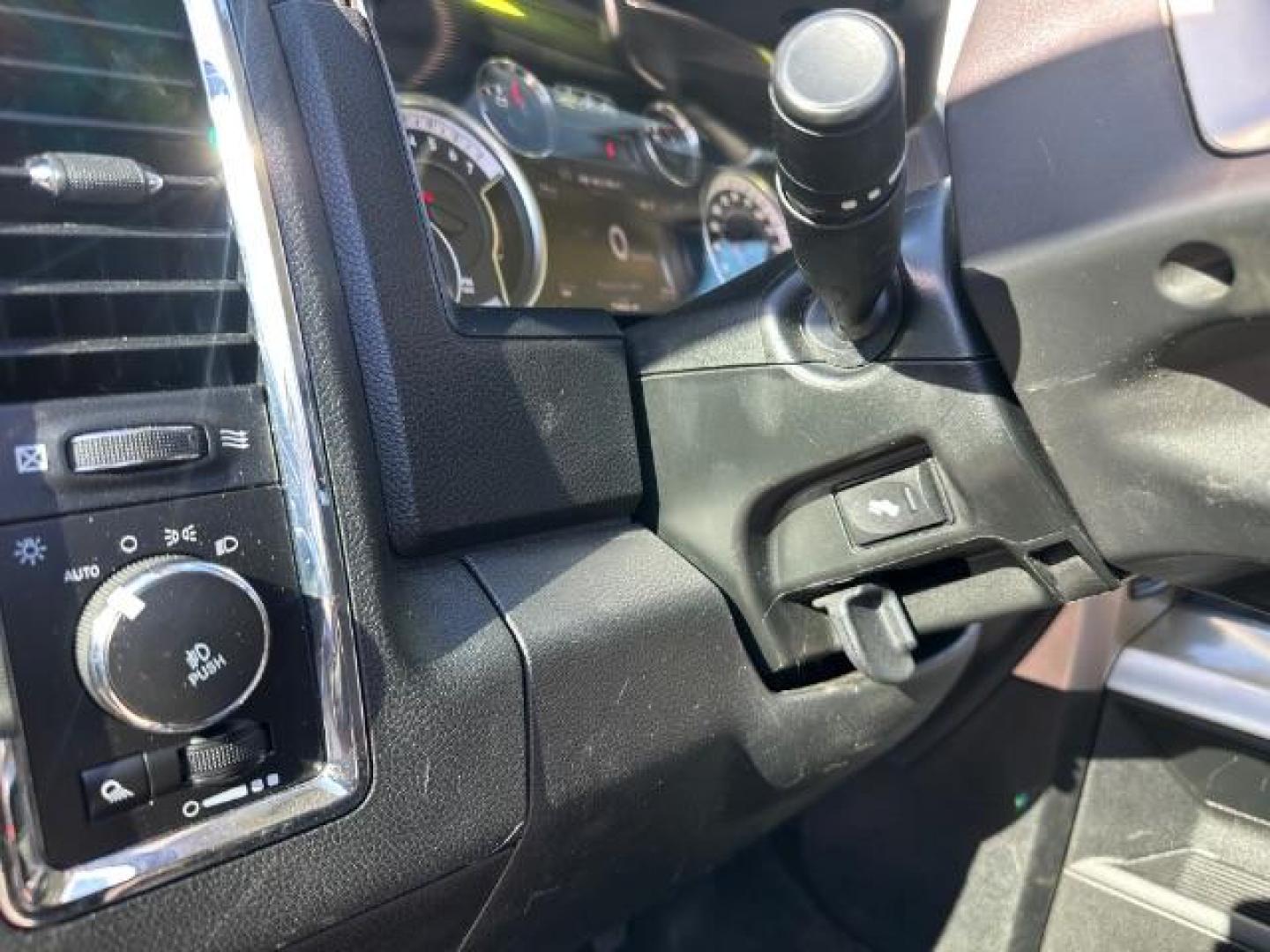 2017 WHITE /Black, leather RAM 2500 Laramie Crew Cab SWB 4WD (3C6UR5FJ6HG) with an 6.4L V8 engine, 6-Speed Automatic transmission, located at 1235 N Woodruff Ave., Idaho Falls, 83401, (208) 523-1053, 43.507172, -112.000488 - At Timberline Auto, finding a great deal on your next vehicle is always easy! Our experienced sales staff's goal is to help find you the right vehicle at the right price! Our knowledgeable finance department has options for almost any credit score. We offer extended service contract options to prote - Photo#28
