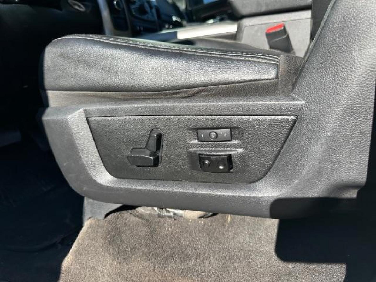 2017 WHITE /Black, leather RAM 2500 Laramie Crew Cab SWB 4WD (3C6UR5FJ6HG) with an 6.4L V8 engine, 6-Speed Automatic transmission, located at 1235 N Woodruff Ave., Idaho Falls, 83401, (208) 523-1053, 43.507172, -112.000488 - At Timberline Auto, finding a great deal on your next vehicle is always easy! Our experienced sales staff's goal is to help find you the right vehicle at the right price! Our knowledgeable finance department has options for almost any credit score. We offer extended service contract options to prote - Photo#29