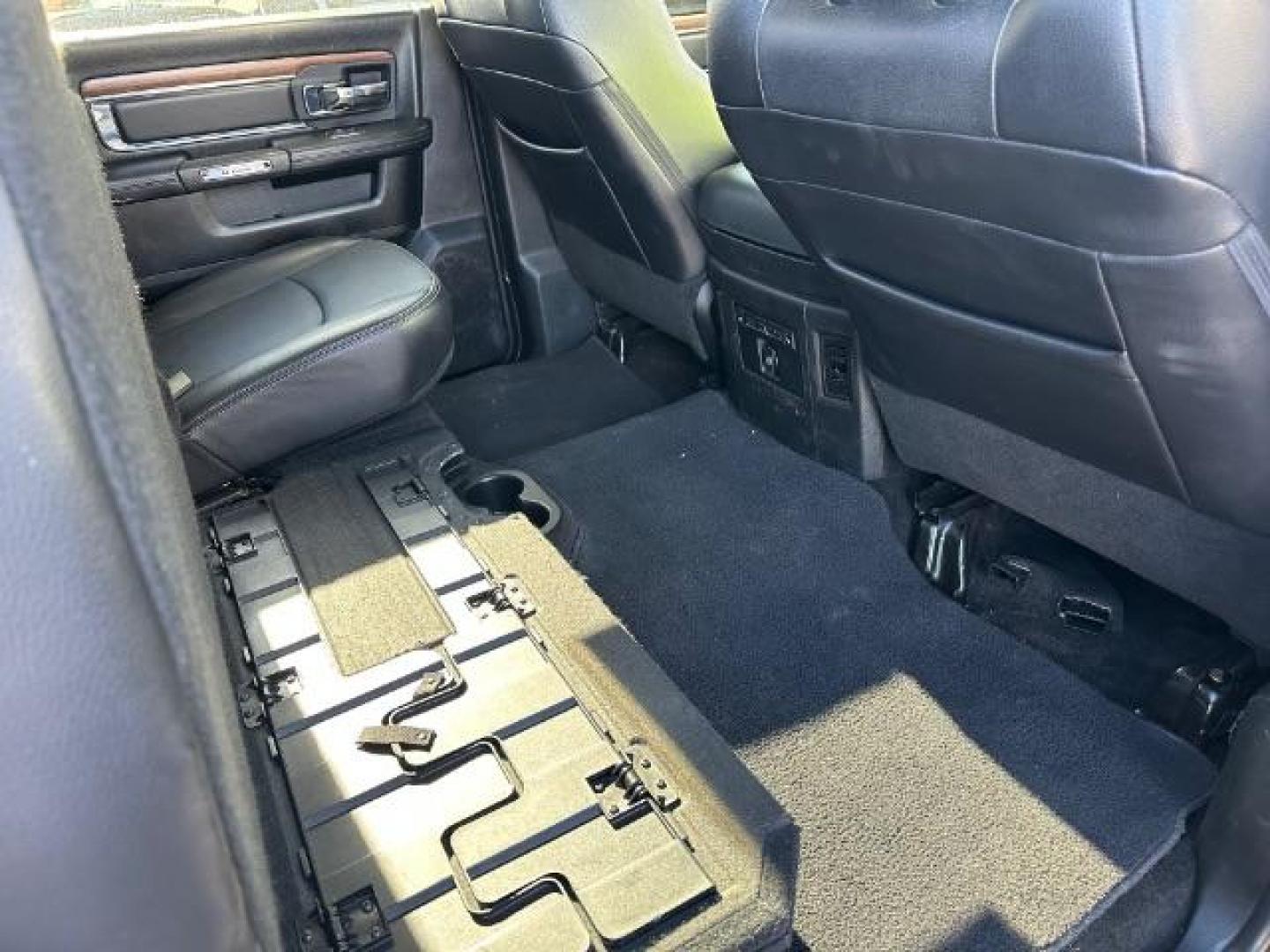2017 WHITE /Black, leather RAM 2500 Laramie Crew Cab SWB 4WD (3C6UR5FJ6HG) with an 6.4L V8 engine, 6-Speed Automatic transmission, located at 1235 N Woodruff Ave., Idaho Falls, 83401, (208) 523-1053, 43.507172, -112.000488 - At Timberline Auto, finding a great deal on your next vehicle is always easy! Our experienced sales staff's goal is to help find you the right vehicle at the right price! Our knowledgeable finance department has options for almost any credit score. We offer extended service contract options to prote - Photo#34