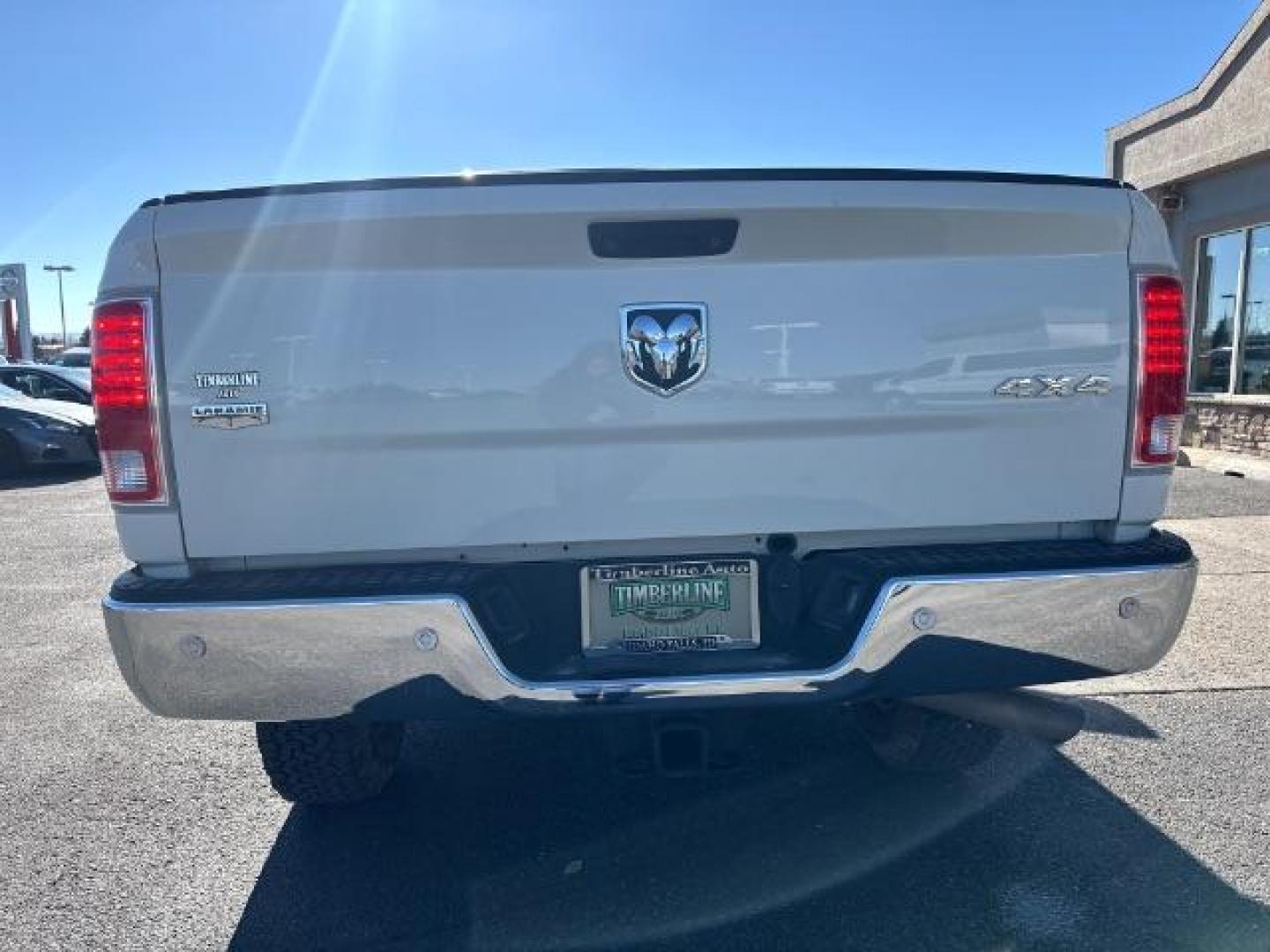 2017 WHITE /Black, leather RAM 2500 Laramie Crew Cab SWB 4WD (3C6UR5FJ6HG) with an 6.4L V8 engine, 6-Speed Automatic transmission, located at 1235 N Woodruff Ave., Idaho Falls, 83401, (208) 523-1053, 43.507172, -112.000488 - At Timberline Auto, finding a great deal on your next vehicle is always easy! Our experienced sales staff's goal is to help find you the right vehicle at the right price! Our knowledgeable finance department has options for almost any credit score. We offer extended service contract options to prote - Photo#4